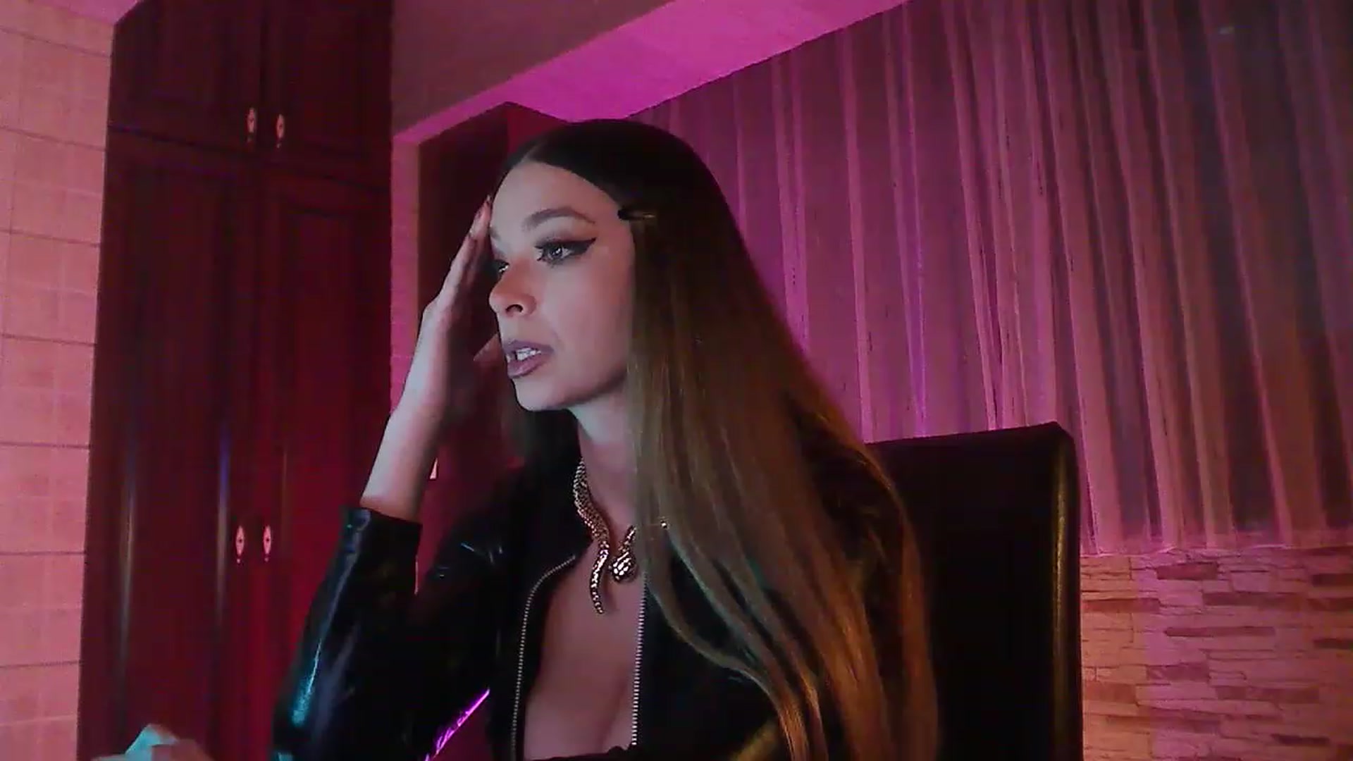 Gallery image thumbnail from No_bo_dy's myfreecams stream on, 11/15/2022, 03:18 image 9 of 20