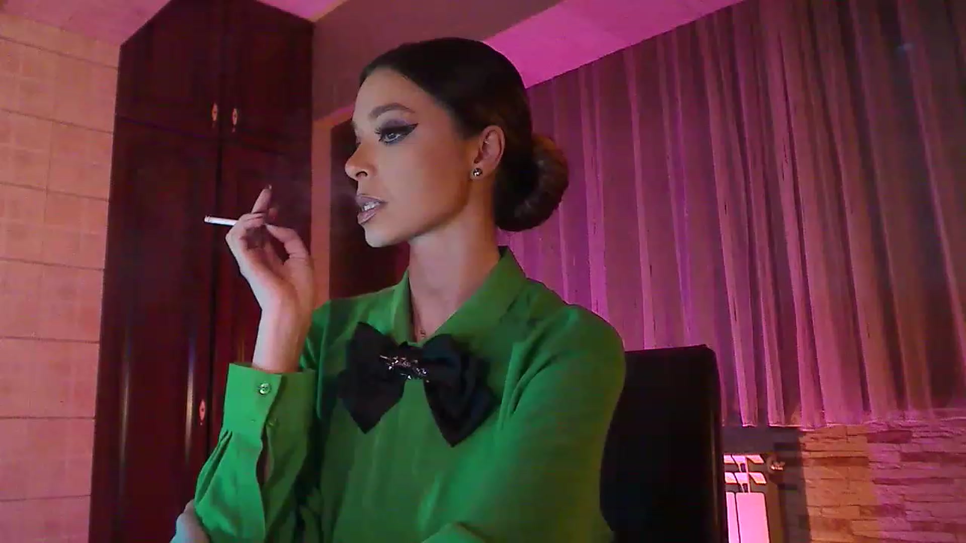Gallery image thumbnail from No_bo_dy's myfreecams stream on, 11/23/2022, 03:19 image 6 of 20