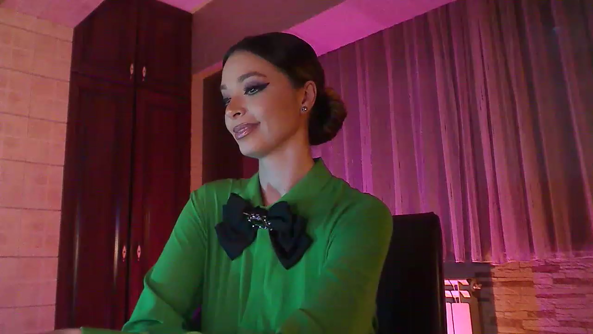 Gallery image thumbnail from No_bo_dy's myfreecams stream on, 11/23/2022, 03:19 image 5 of 20
