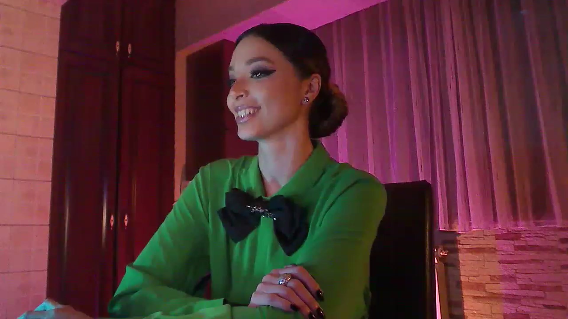 Gallery image thumbnail from No_bo_dy's myfreecams stream on, 11/23/2022, 03:19 image 12 of 20