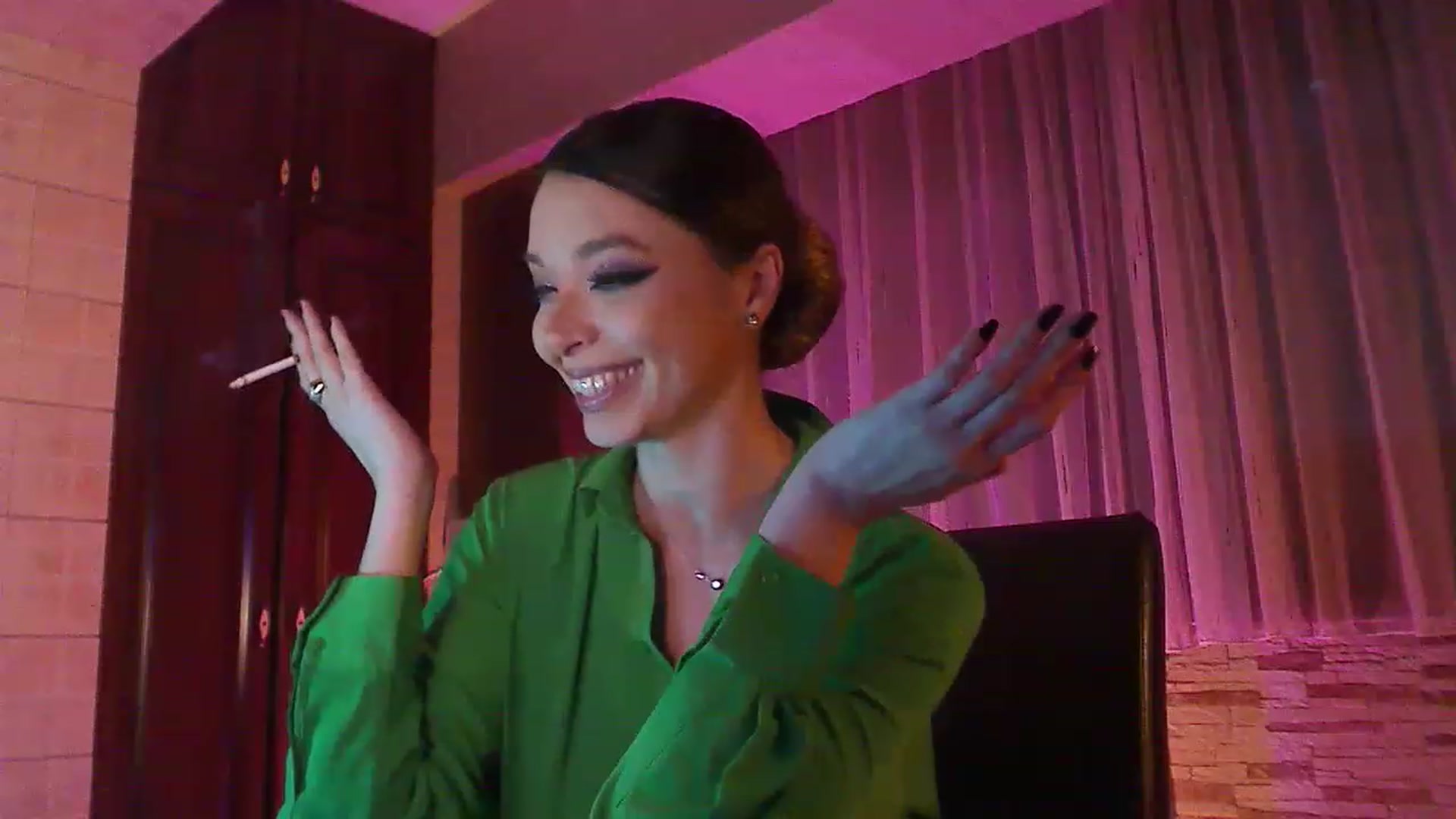 Gallery image thumbnail from No_bo_dy's myfreecams stream on, 11/23/2022, 03:19 image 17 of 20