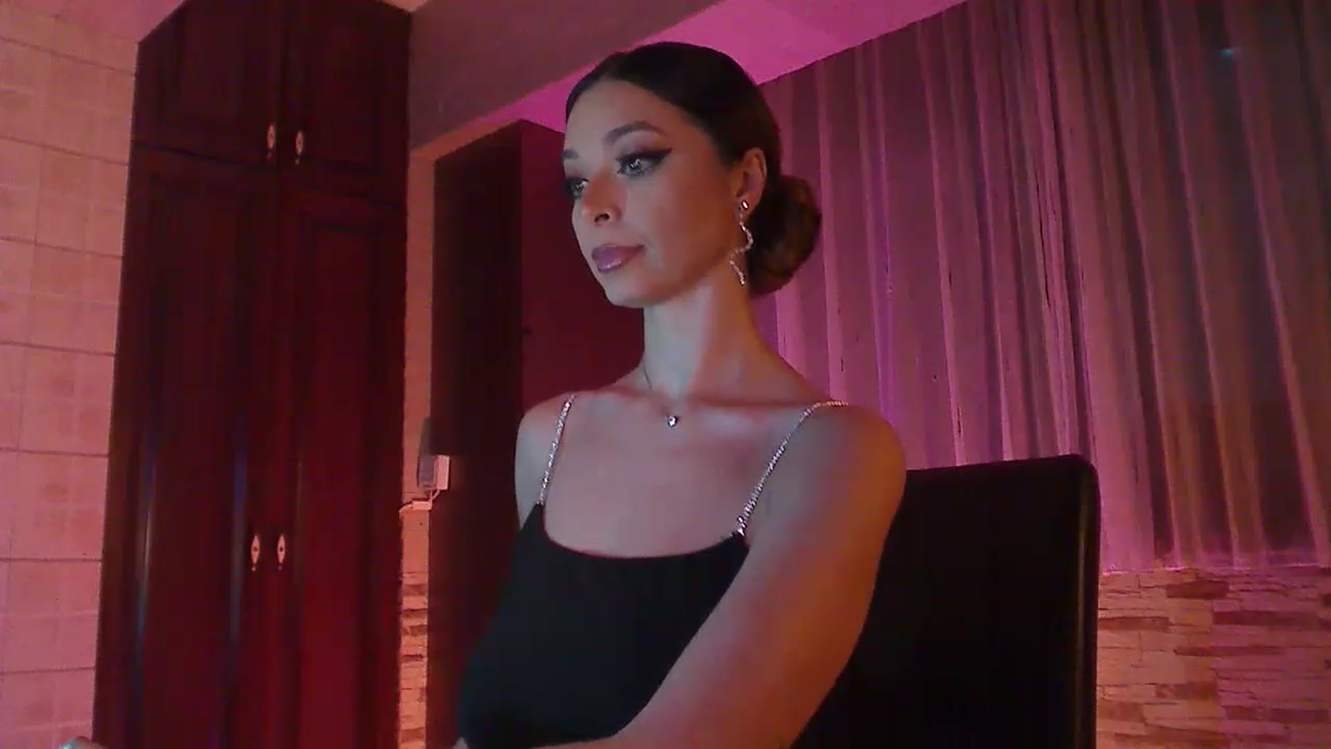 Gallery image thumbnail from No_bo_dy's myfreecams stream on, 11/24/2022, 01:19 image 20 of 20