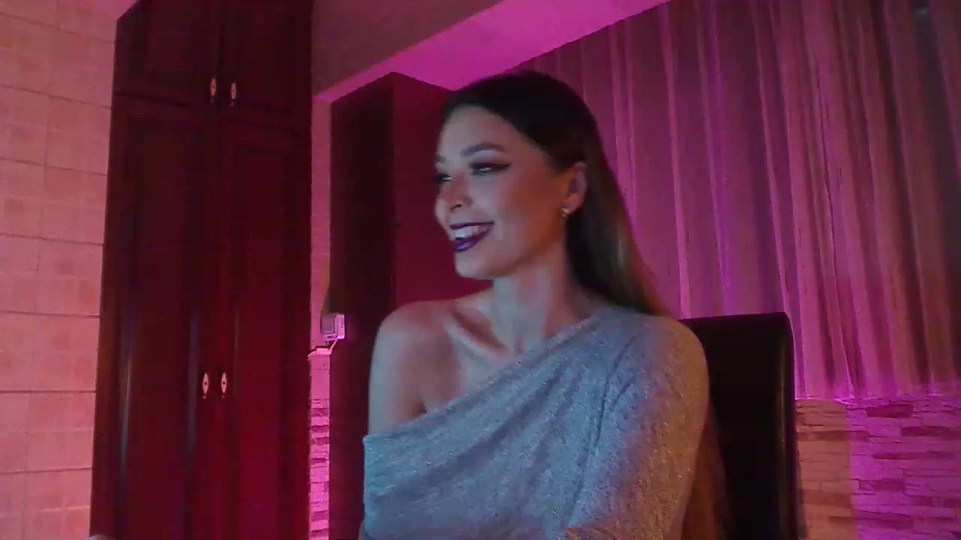 Gallery image thumbnail from No_bo_dy's myfreecams stream on, 12/02/2022, 24:02 image 17 of 20