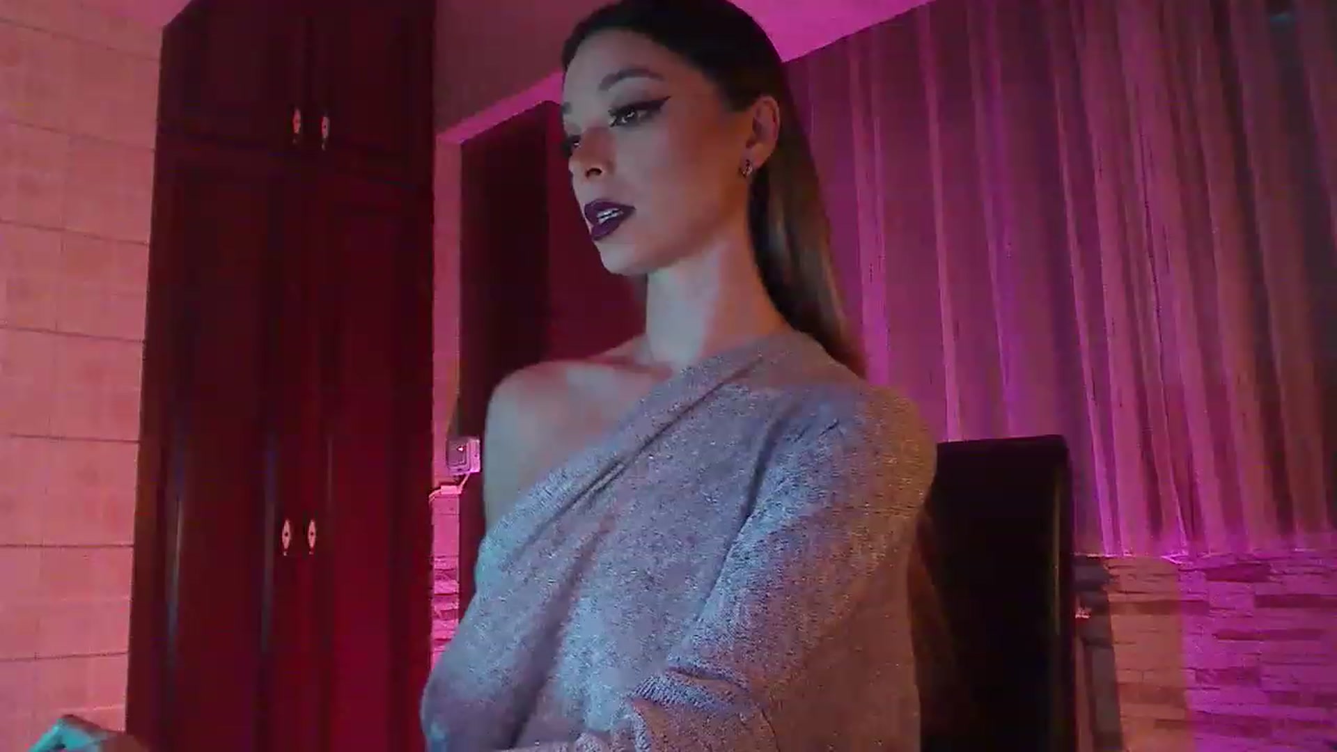 Gallery image thumbnail from No_bo_dy's myfreecams stream on, 12/02/2022, 24:25 image 11 of 20