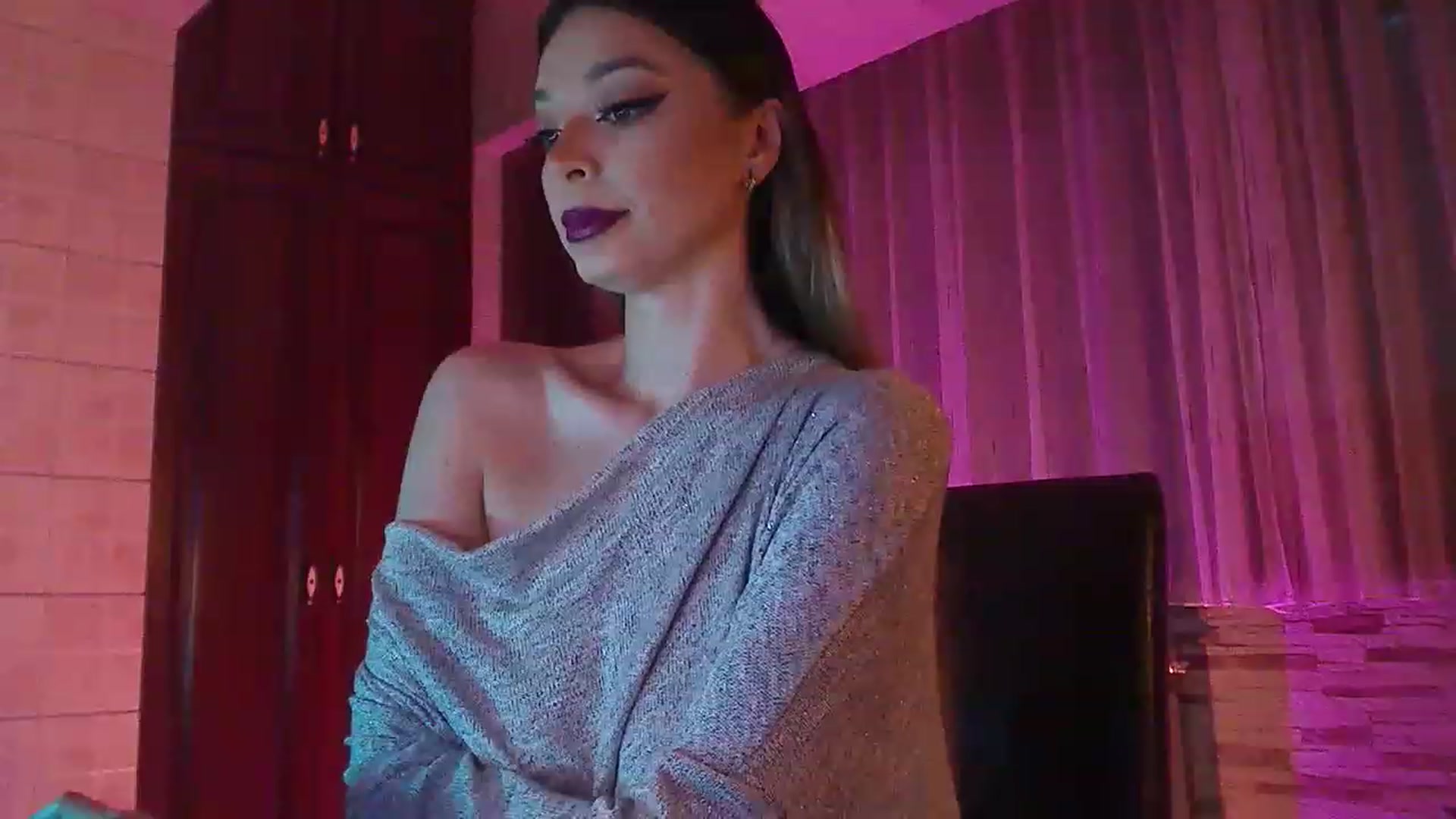 Gallery image thumbnail from No_bo_dy's myfreecams stream on, 12/02/2022, 24:25 image 8 of 20