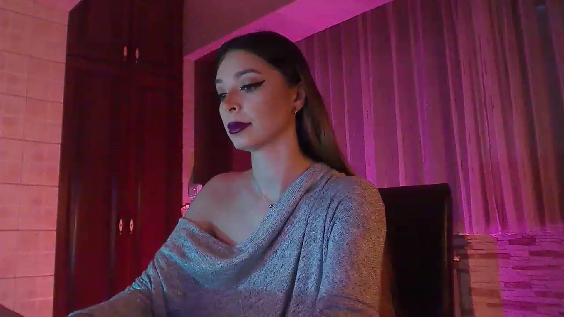 Gallery image thumbnail from No_bo_dy's myfreecams stream on, 12/02/2022, 24:25 image 13 of 20