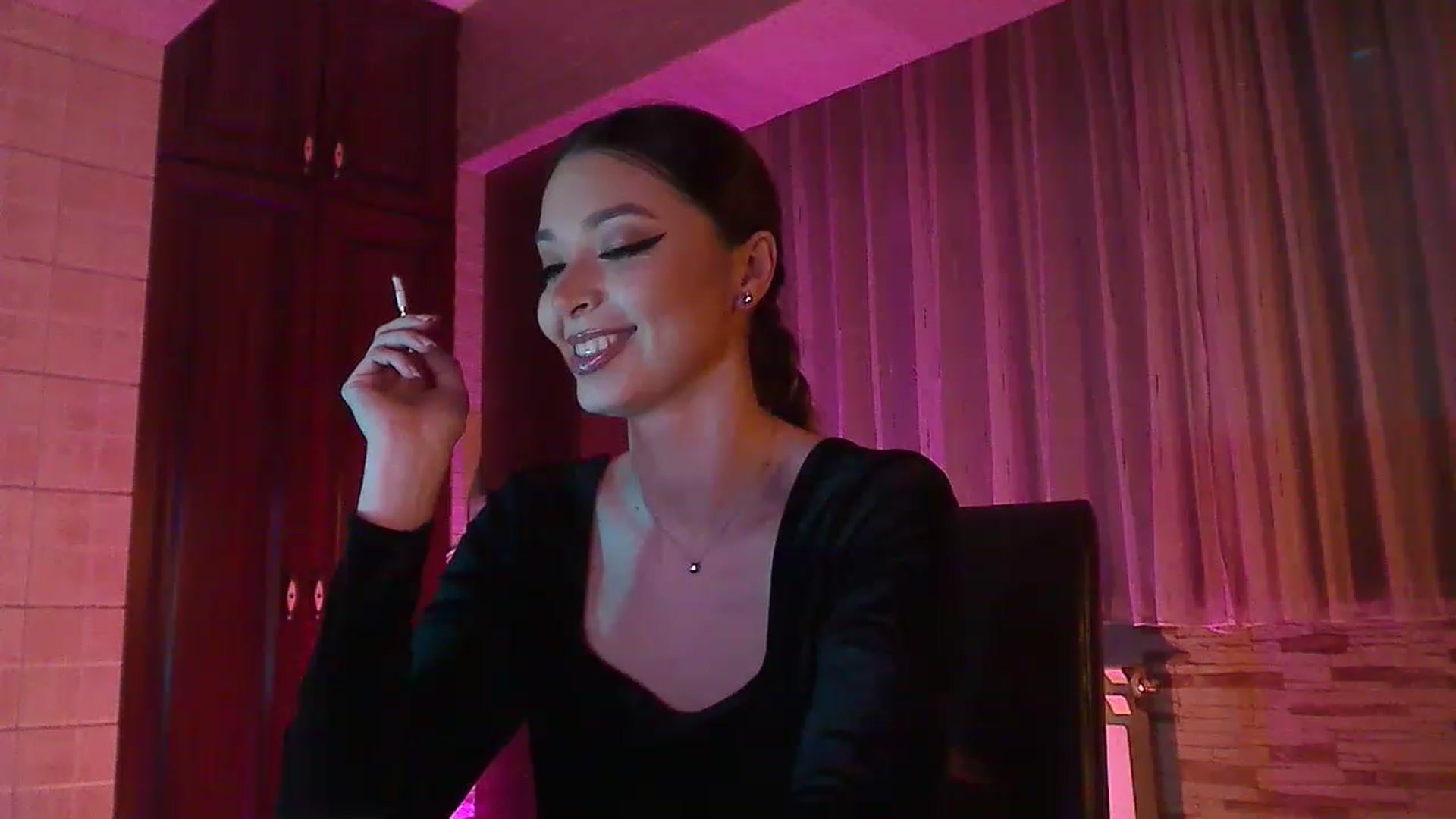 Gallery image thumbnail from No_bo_dy's myfreecams stream on, 12/04/2022, 24:42 image 19 of 20