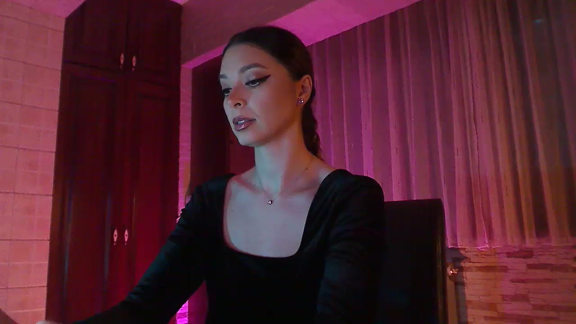 Gallery image thumbnail from No_bo_dy's myfreecams stream on, 12/04/2022, 24:42 image 8 of 20