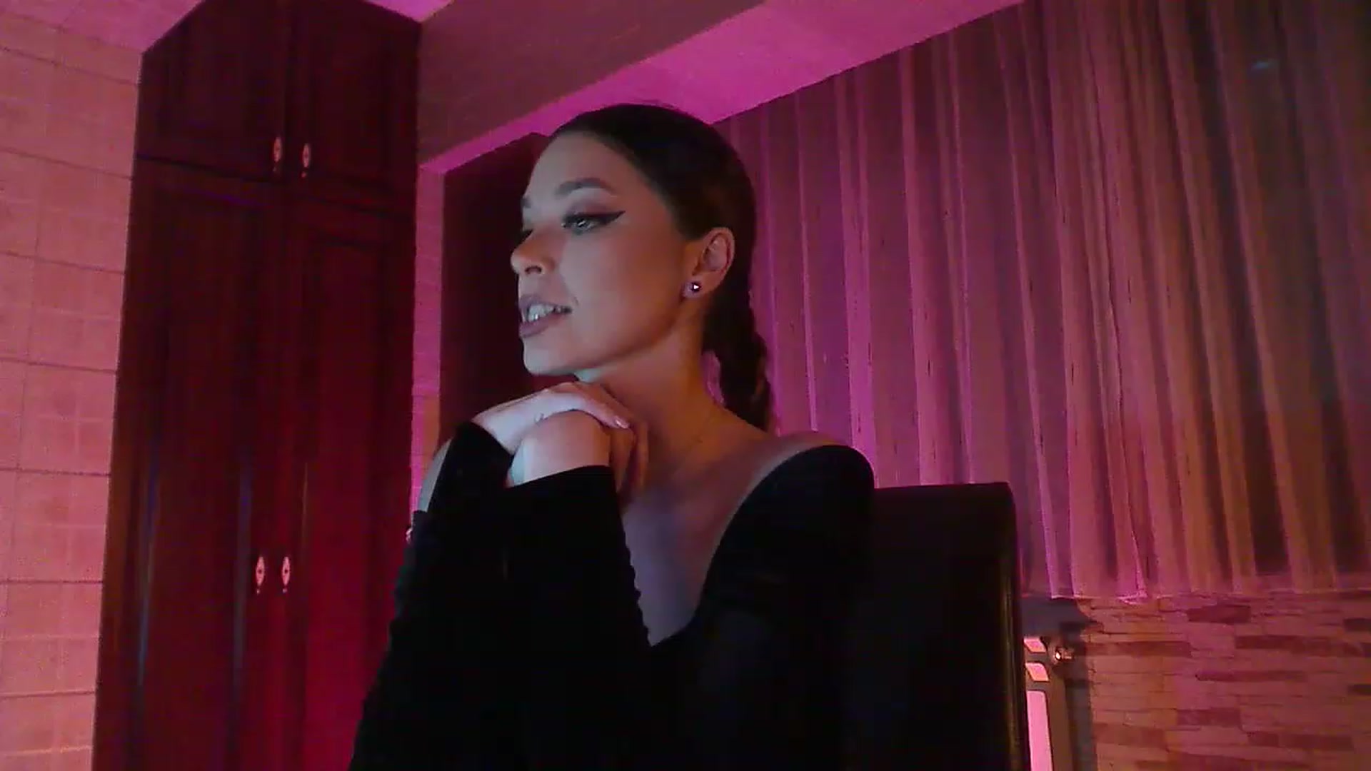 Gallery image thumbnail from No_bo_dy's myfreecams stream on, 12/04/2022, 03:25 image 5 of 20
