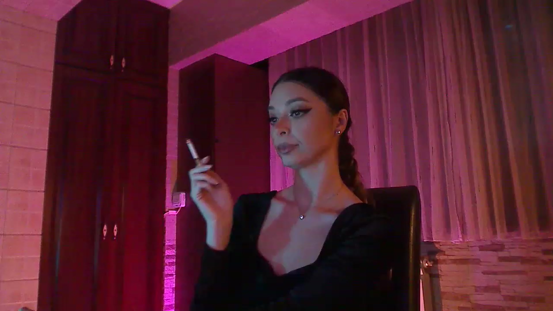 Gallery image thumbnail from No_bo_dy's myfreecams stream on, 12/04/2022, 03:25 image 9 of 20