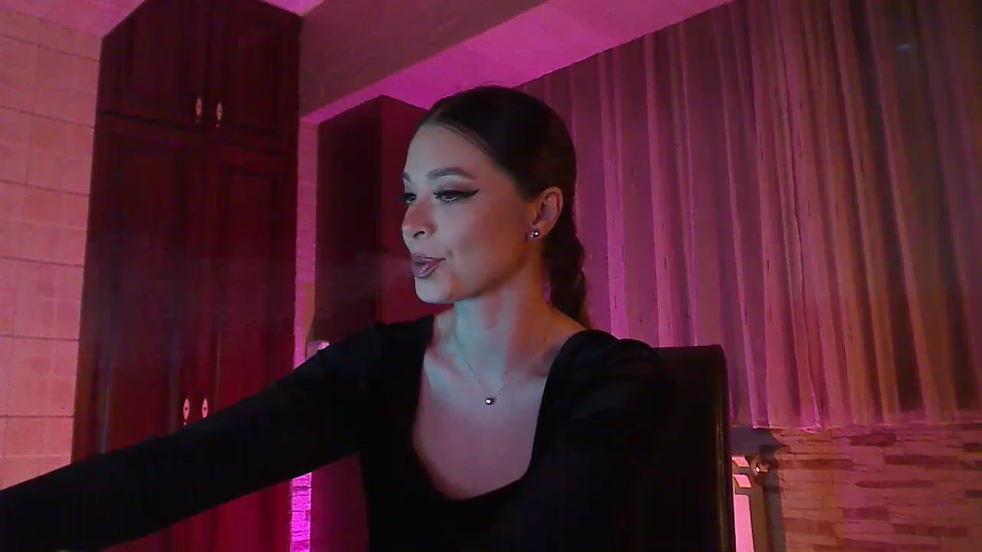 Gallery image thumbnail from No_bo_dy's myfreecams stream on, 12/04/2022, 03:25 image 2 of 20