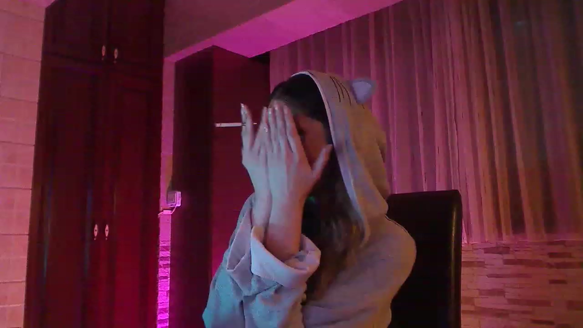 Gallery image thumbnail from No_bo_dy's myfreecams stream on, 12/04/2022, 03:25 image 14 of 20