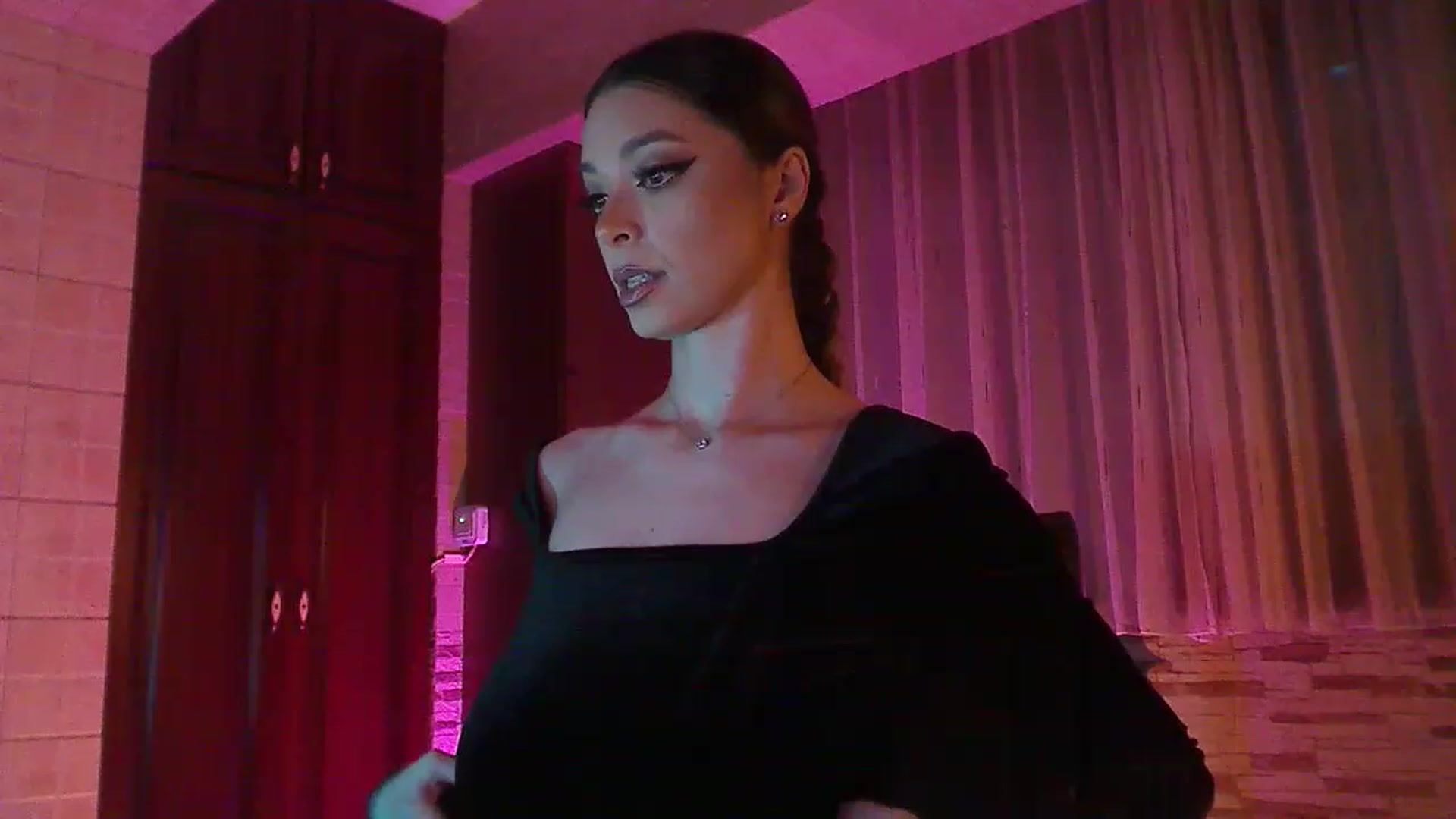 Gallery image thumbnail from No_bo_dy's myfreecams stream on, 12/04/2022, 03:25 image 6 of 20