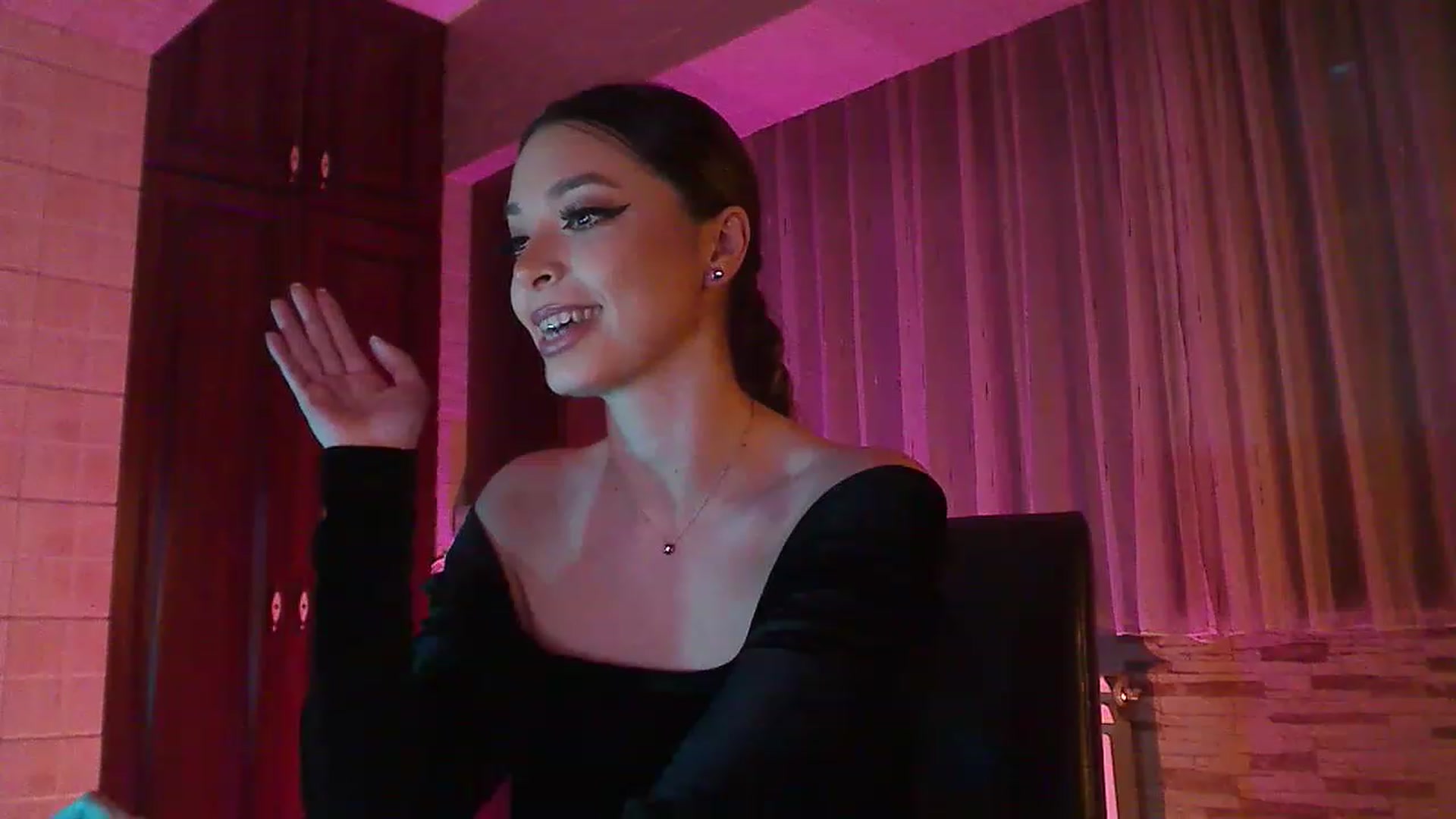 Gallery image thumbnail from No_bo_dy's myfreecams stream on, 12/04/2022, 03:25 image 3 of 20