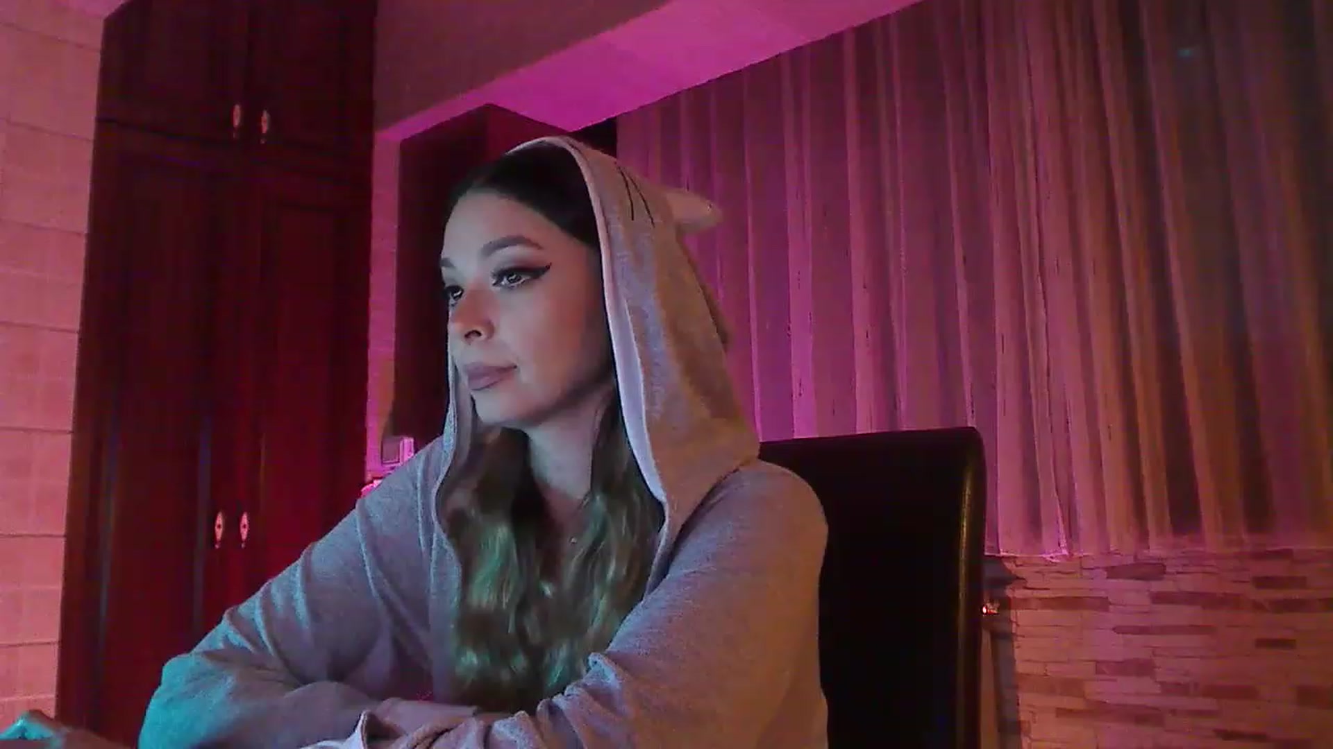 Gallery image thumbnail from No_bo_dy's myfreecams stream on, 12/04/2022, 03:25 image 18 of 20