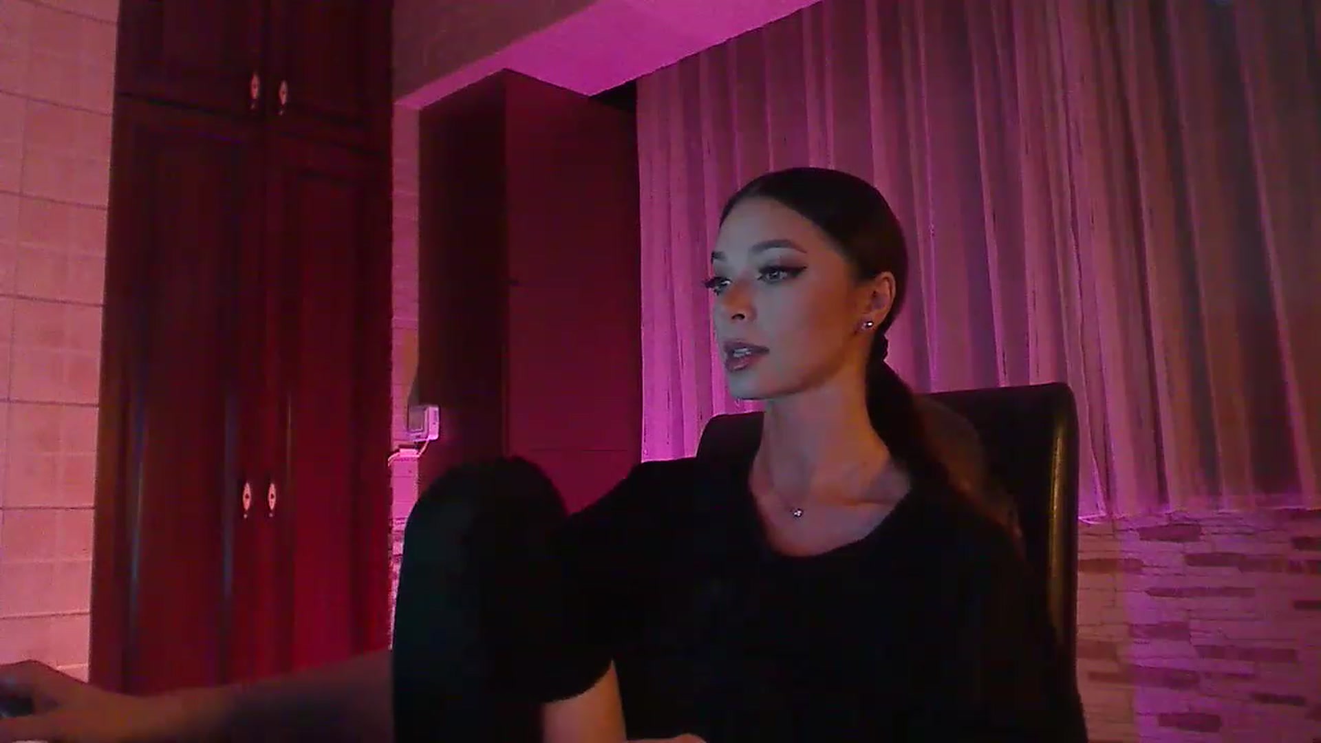 Gallery image thumbnail from No_bo_dy's myfreecams stream on, 12/05/2022, 03:20 image 16 of 20
