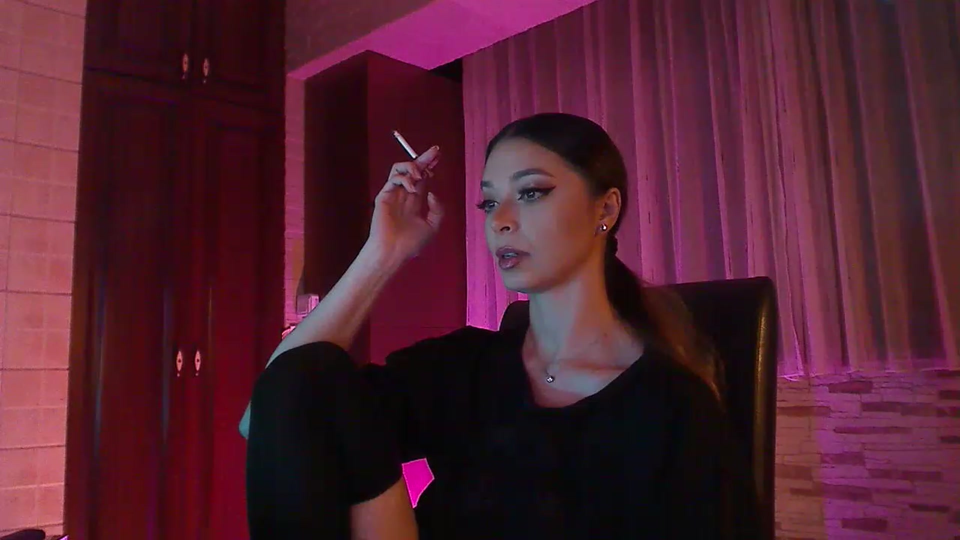 Gallery image thumbnail from No_bo_dy's myfreecams stream on, 12/05/2022, 03:20 image 15 of 20