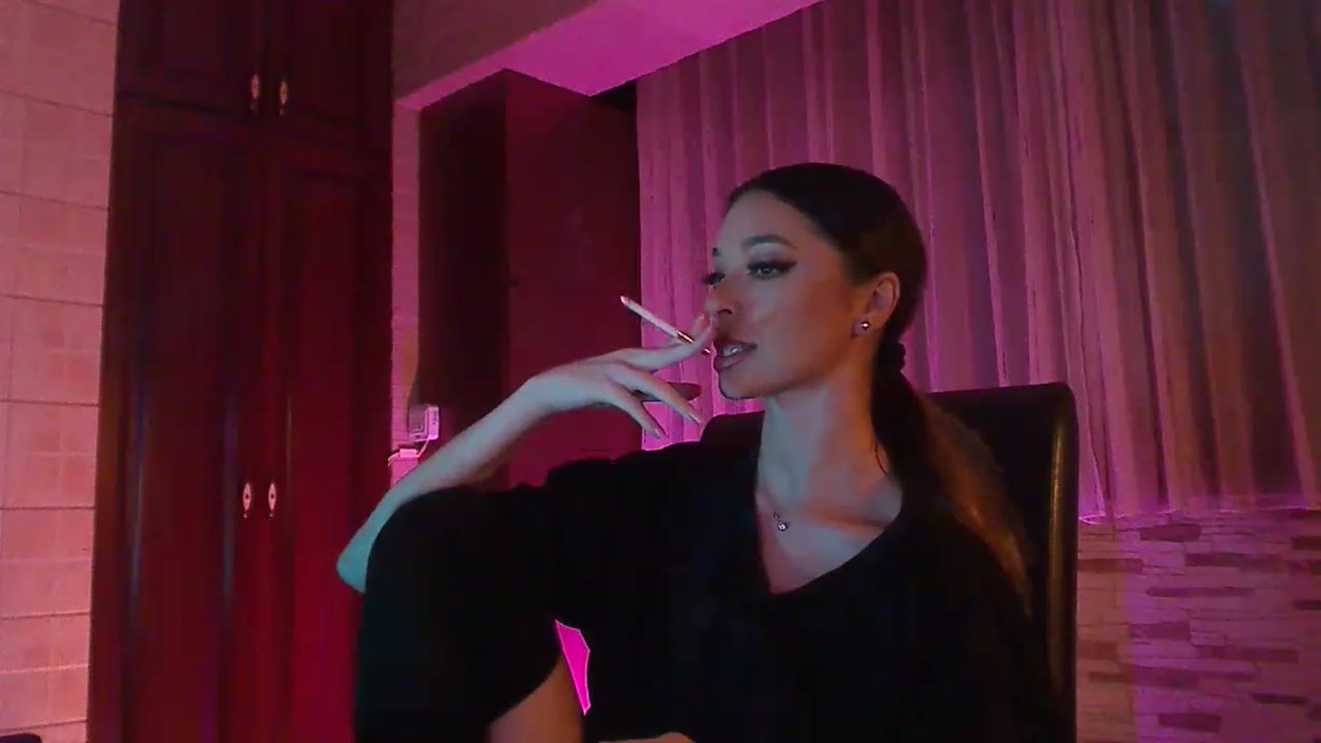 Gallery image thumbnail from No_bo_dy's myfreecams stream on, 12/05/2022, 03:20 image 19 of 20
