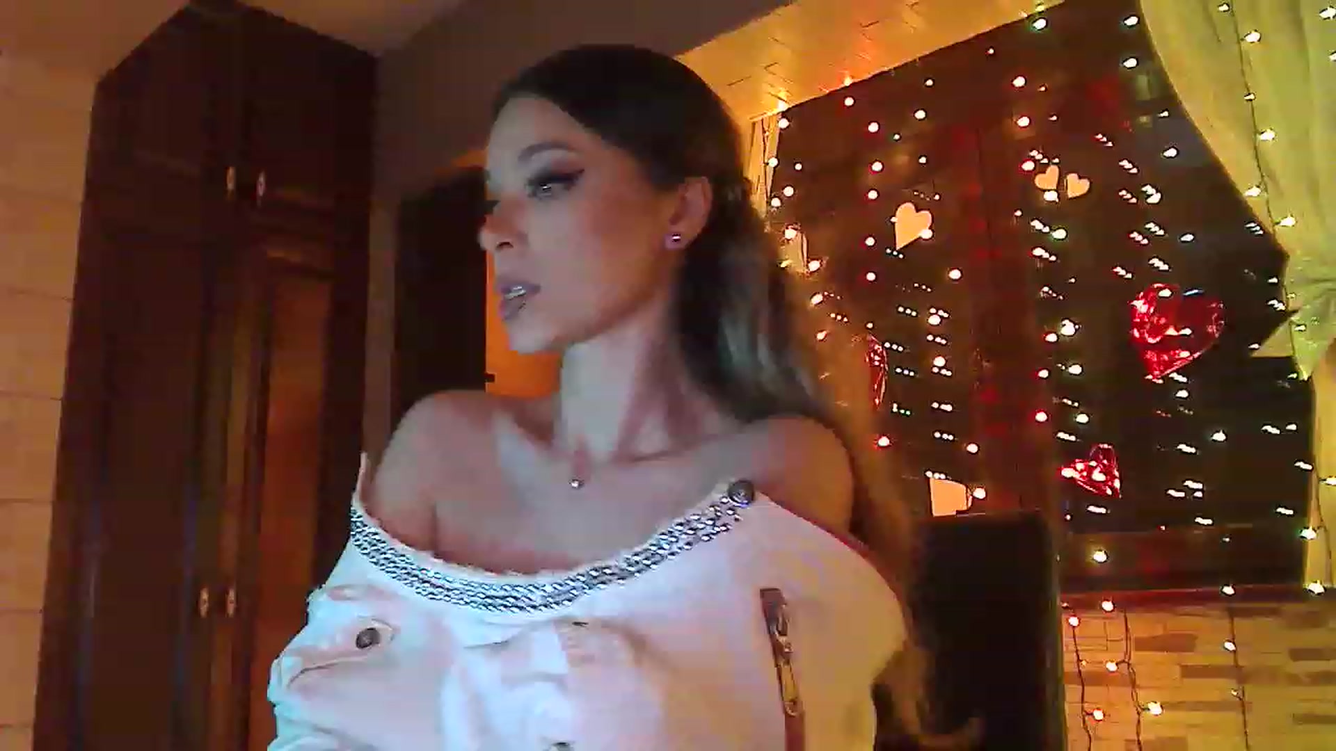 Gallery image thumbnail from No_bo_dy's myfreecams stream on, 01/11/2023, 01:58 image 11 of 20