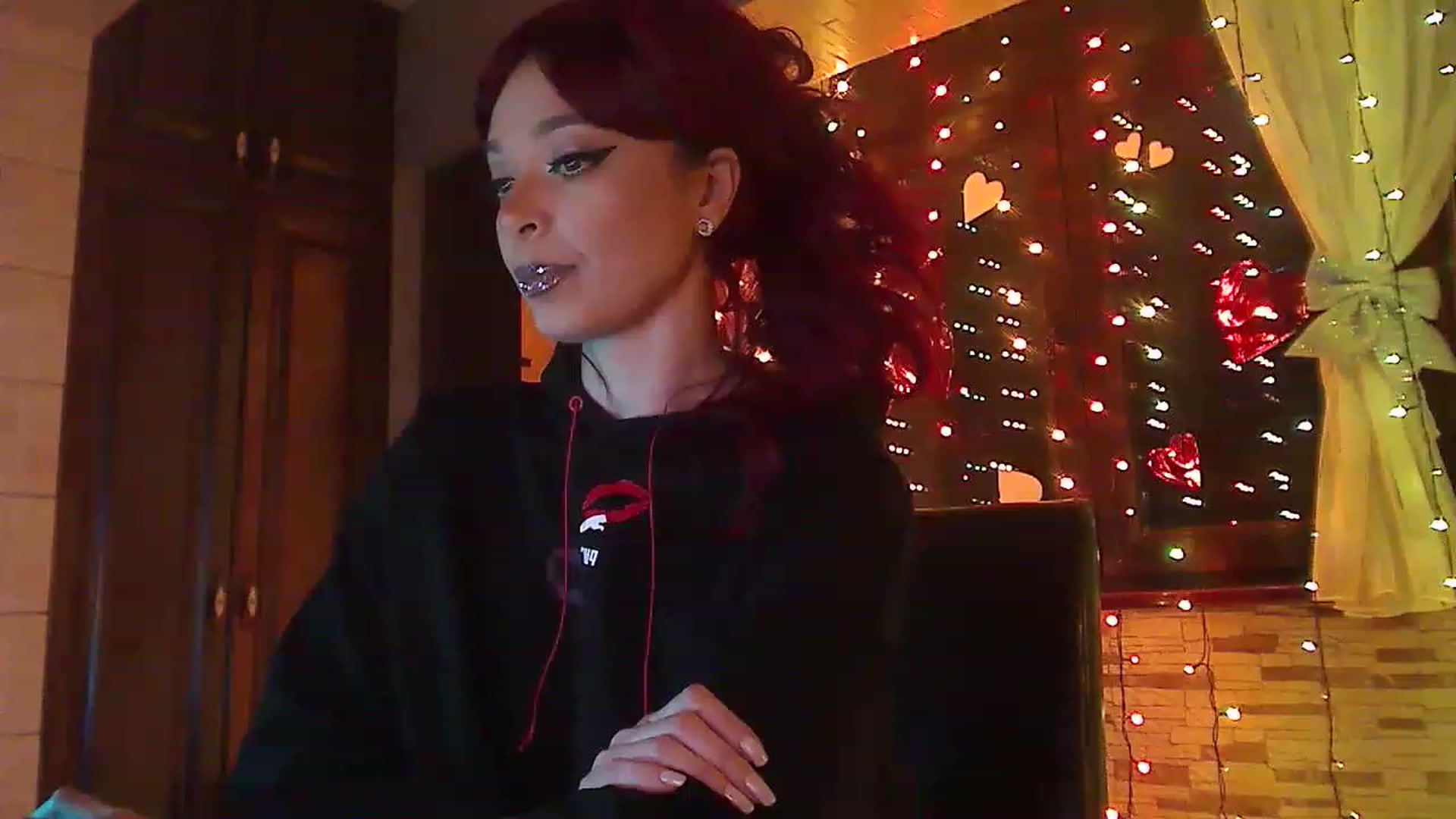 Gallery image thumbnail from No_bo_dy's myfreecams stream on, 01/18/2023, 24:47 image 14 of 20