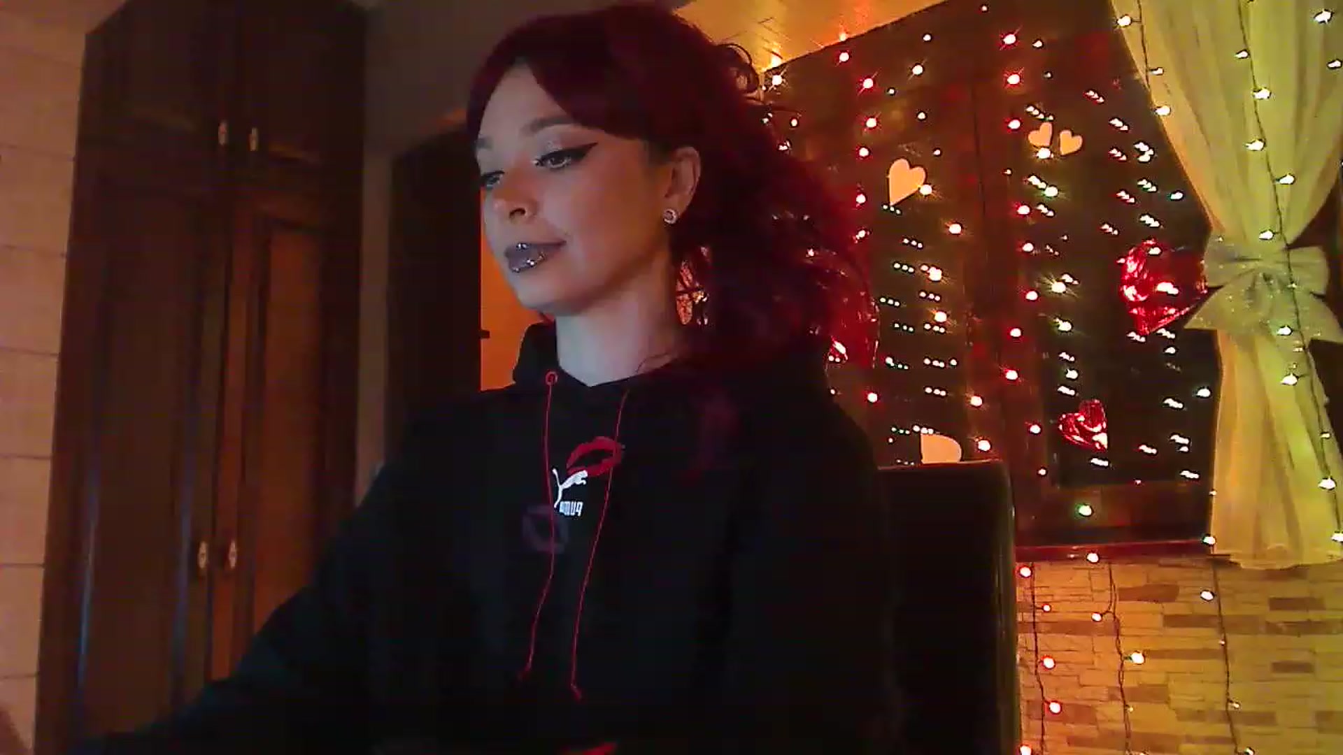 Gallery image thumbnail from No_bo_dy's myfreecams stream on, 01/18/2023, 24:47 image 7 of 20