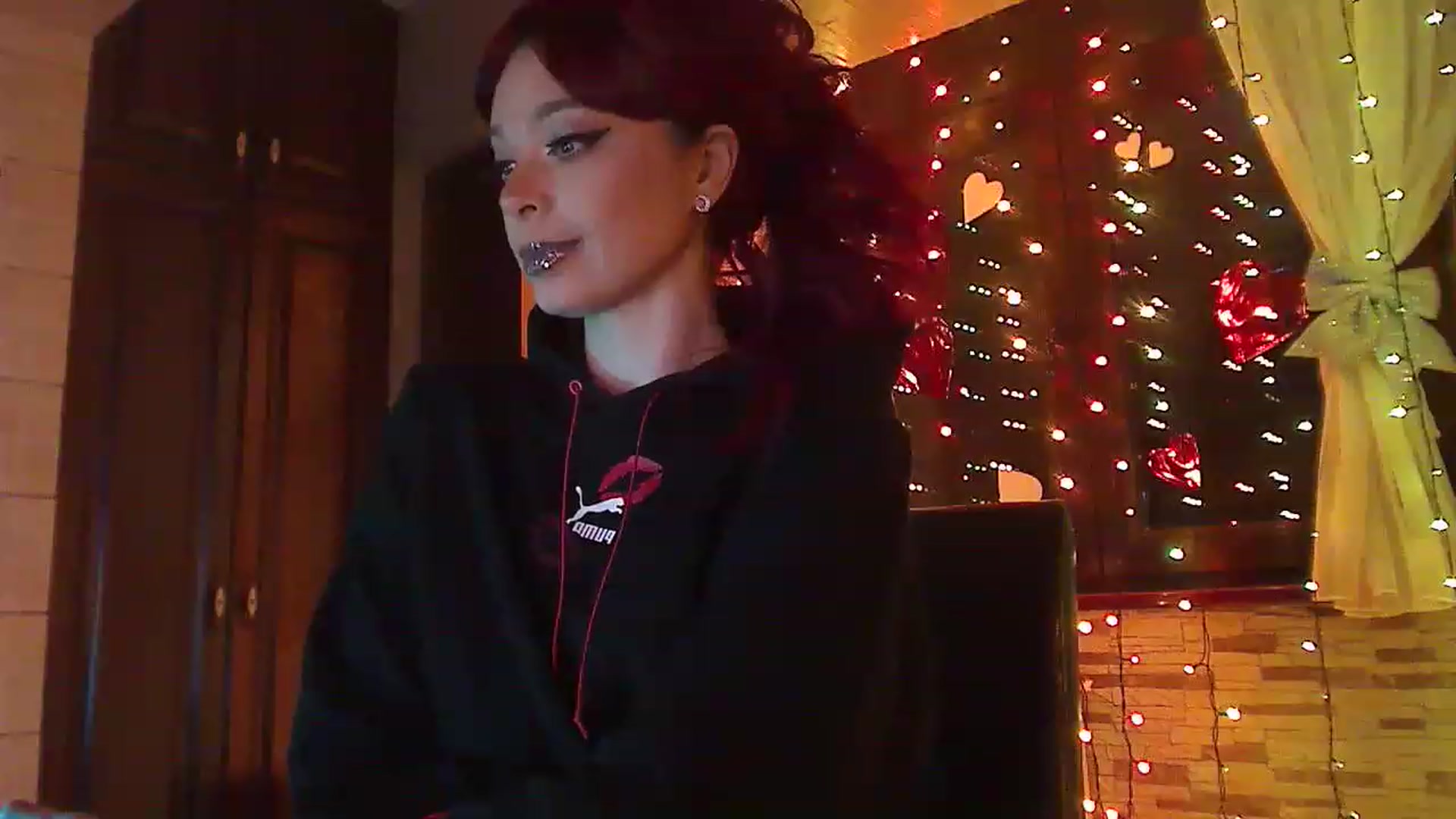 Gallery image thumbnail from No_bo_dy's myfreecams stream on, 01/18/2023, 24:47 image 17 of 20