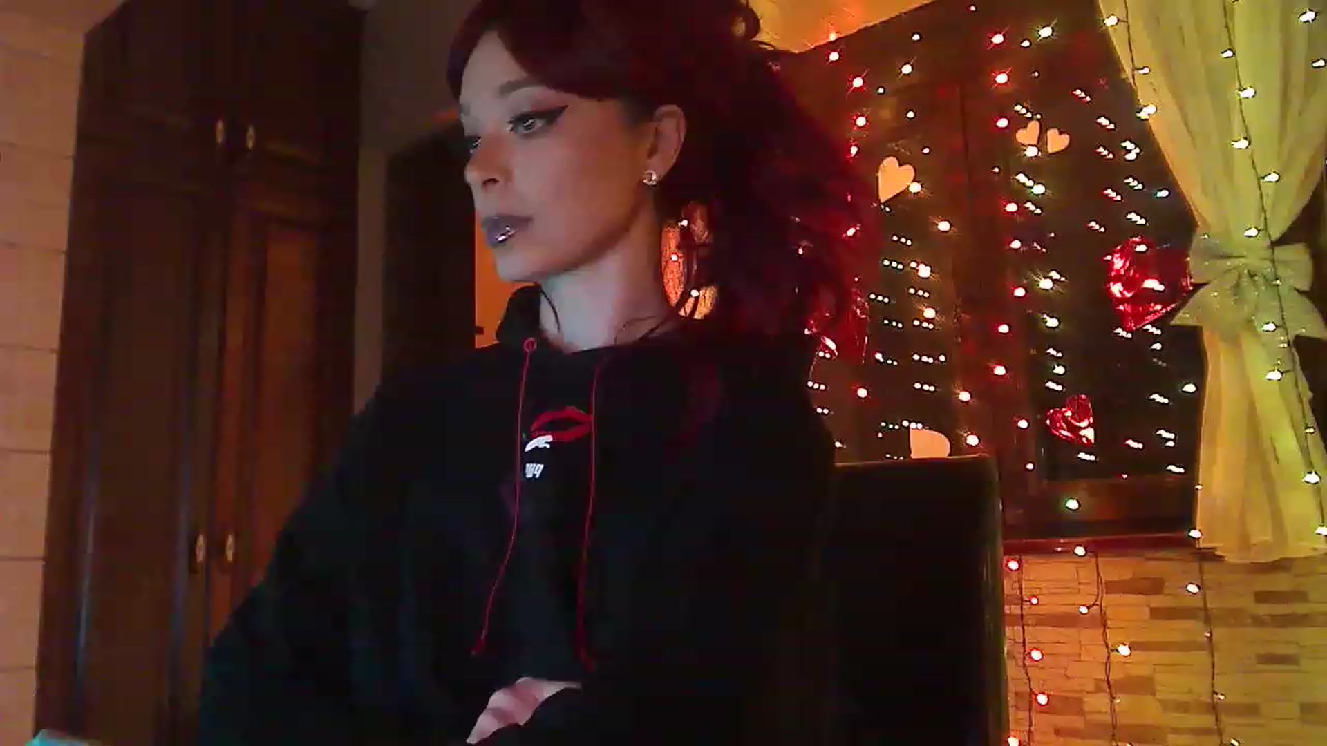 Gallery image thumbnail from No_bo_dy's myfreecams stream on, 01/18/2023, 24:47 image 13 of 20