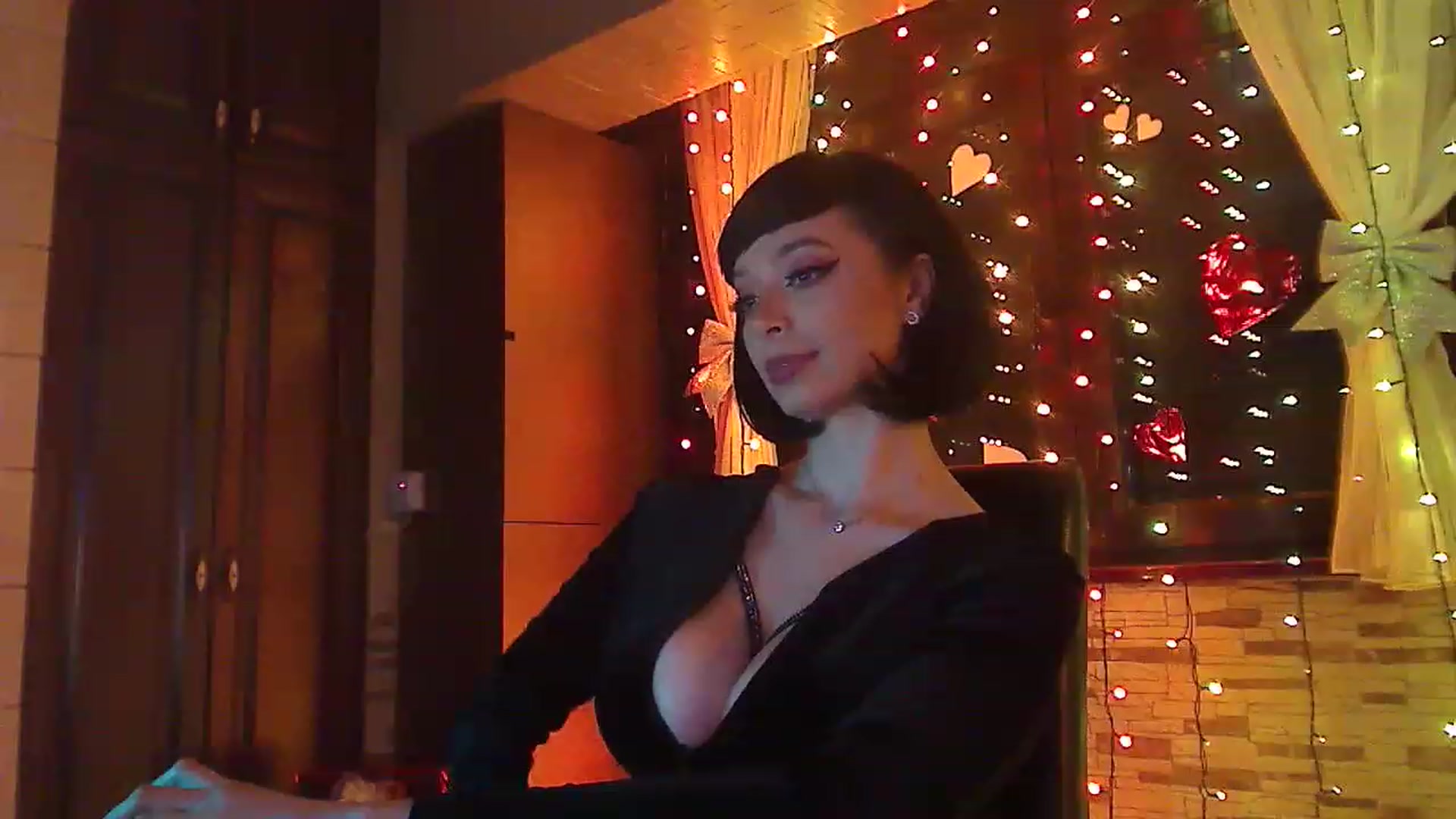 Gallery image thumbnail from No_bo_dy's myfreecams stream on, 01/19/2023, 02:57 image 6 of 20