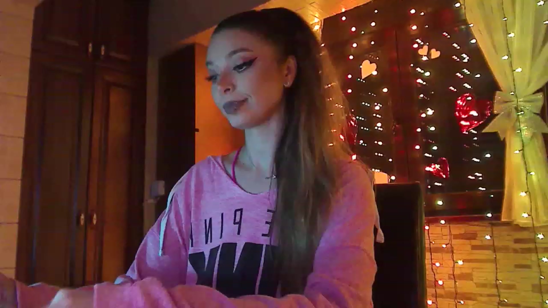 Gallery image thumbnail from No_bo_dy's myfreecams stream on, 01/22/2023, 03:33 image 1 of 20