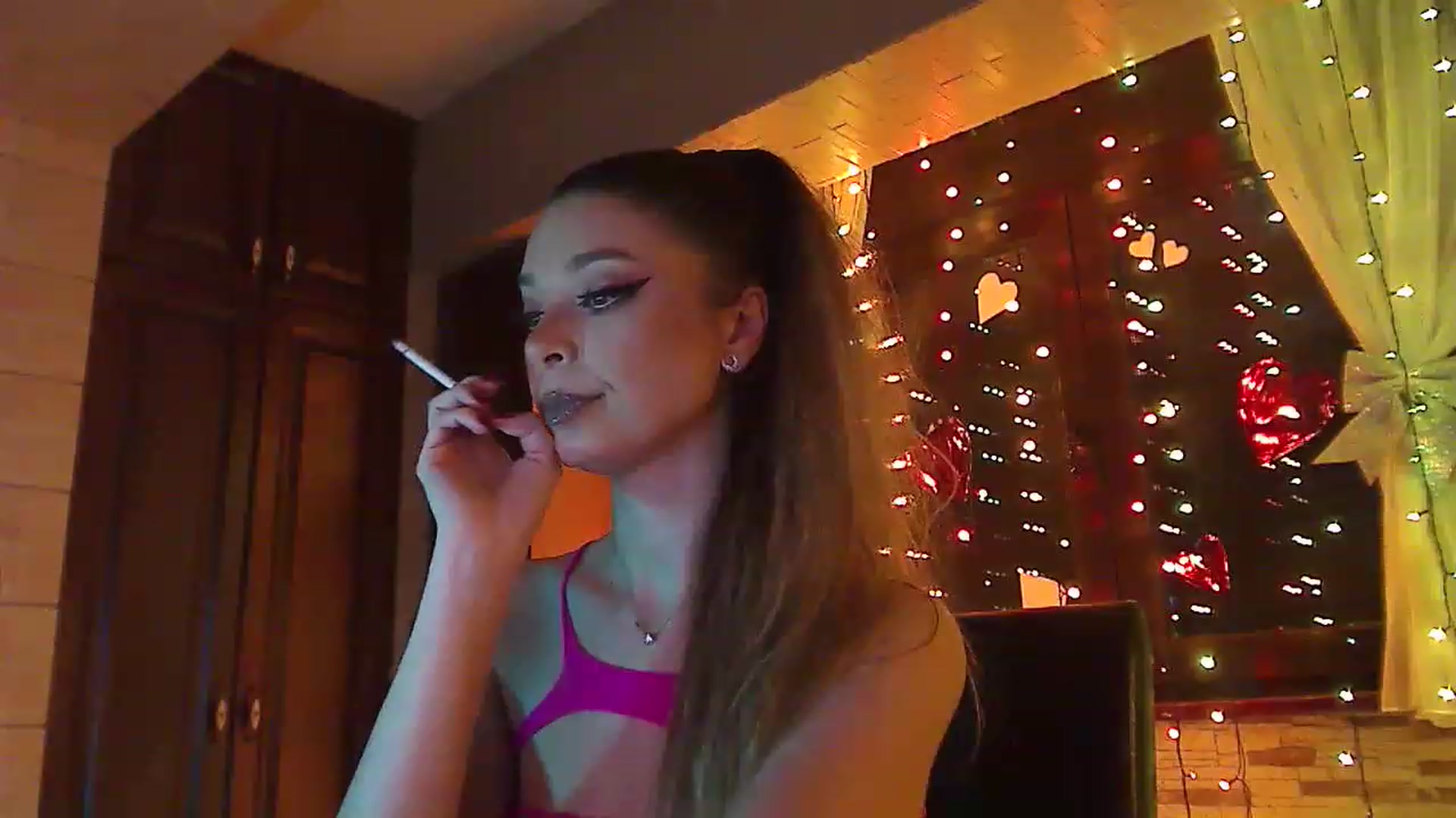 Gallery image thumbnail from No_bo_dy's myfreecams stream on, 01/22/2023, 03:33 image 10 of 20