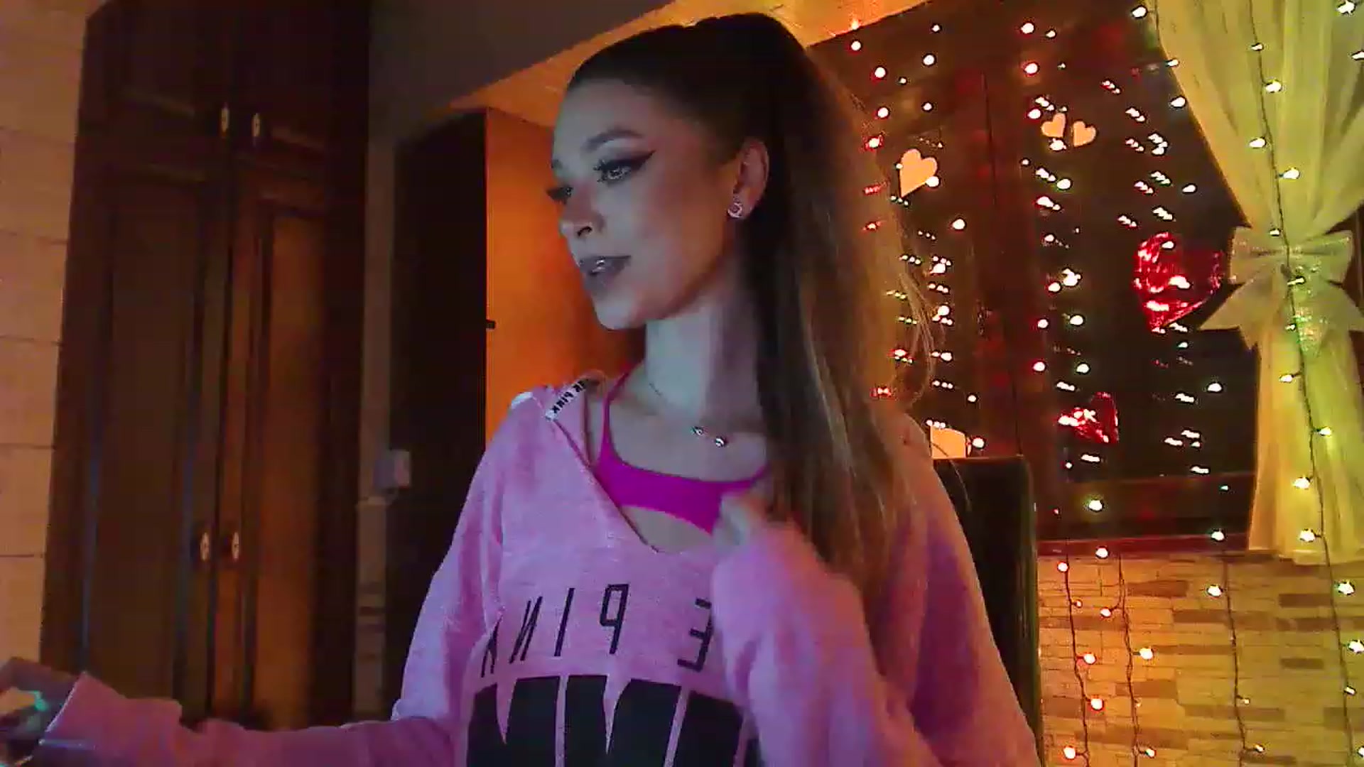 Gallery image thumbnail from No_bo_dy's myfreecams stream on, 01/22/2023, 03:33 image 5 of 20