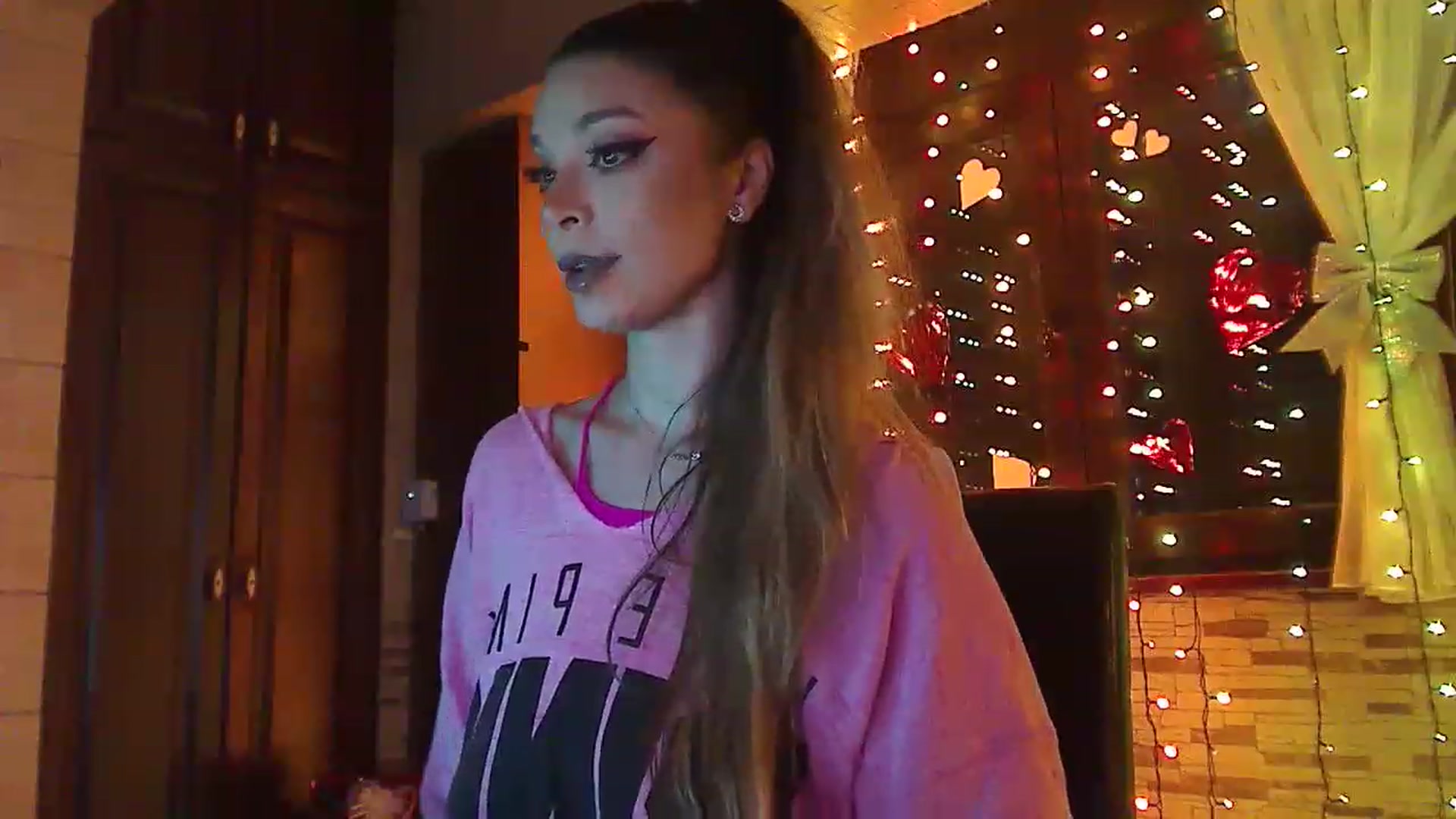 Gallery image thumbnail from No_bo_dy's myfreecams stream on, 01/22/2023, 03:33 image 3 of 20