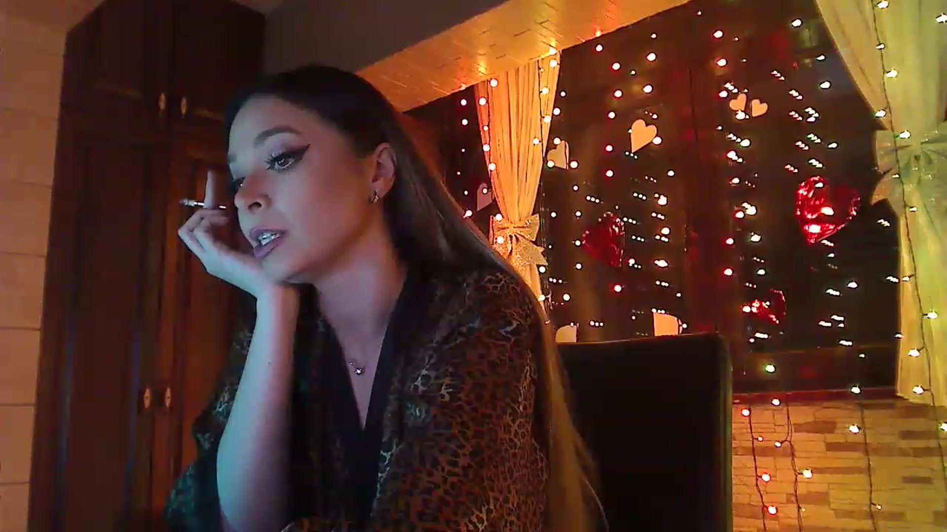 Gallery image thumbnail from No_bo_dy's myfreecams stream on, 01/27/2023, 24:01 image 18 of 20