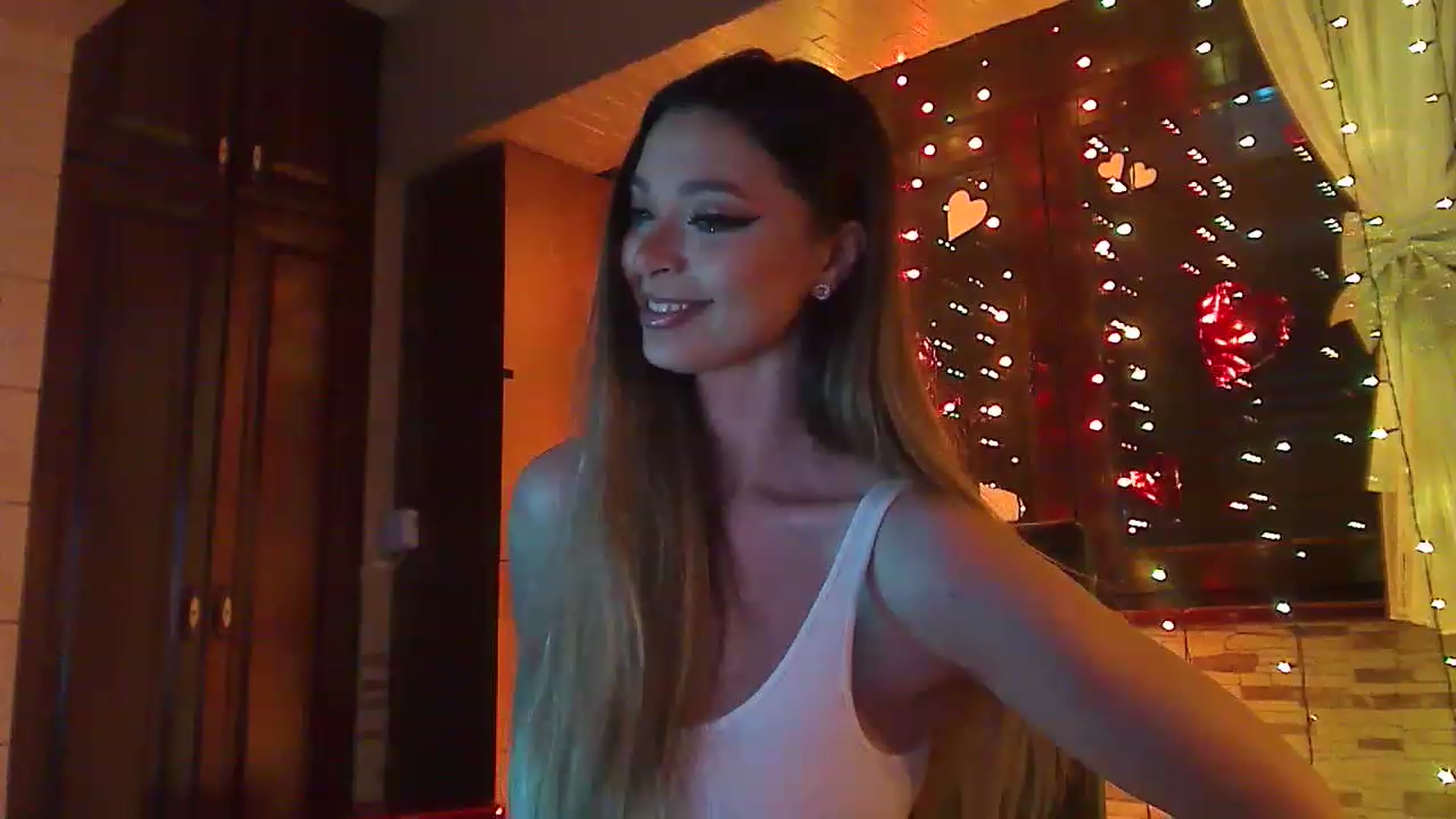 Gallery image thumbnail from No_bo_dy's myfreecams stream on, 02/07/2023, 24:43 image 18 of 20