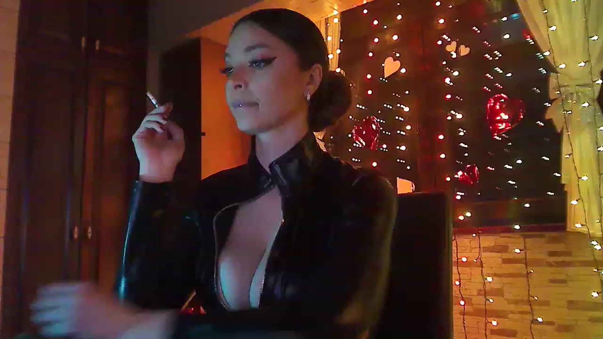 Gallery image thumbnail from No_bo_dy's myfreecams stream on, 02/20/2023, 04:04 image 11 of 20