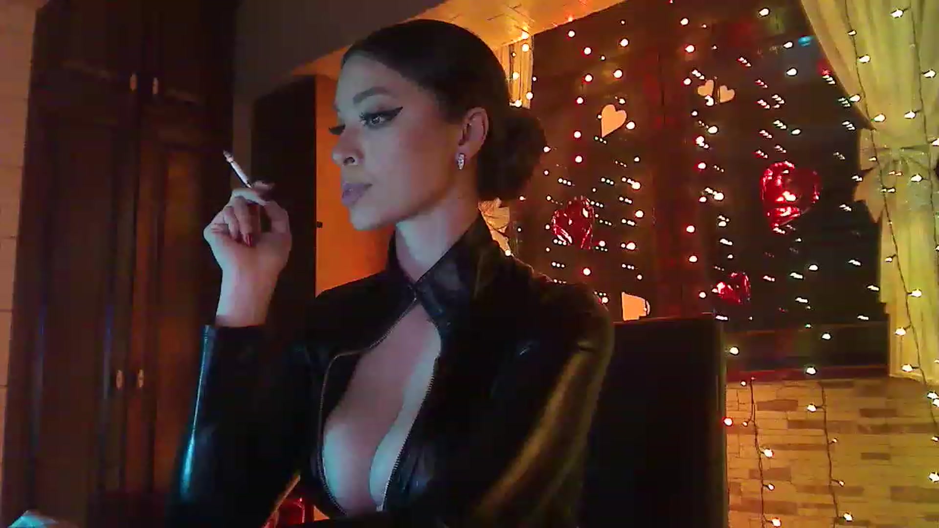 Gallery image thumbnail from No_bo_dy's myfreecams stream on, 02/20/2023, 04:04 image 3 of 20