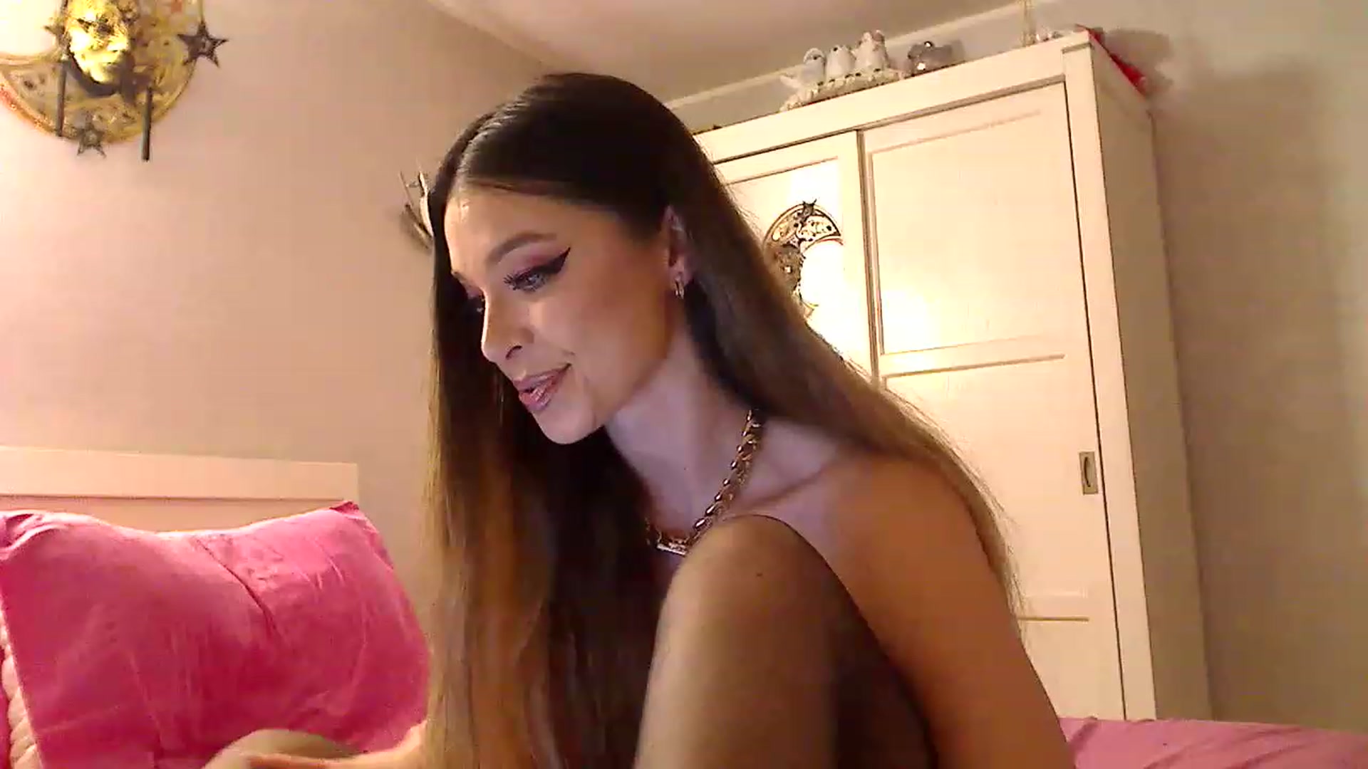 Gallery image thumbnail from No_bo_dy's myfreecams stream on, 03/04/2023, 03:54 image 5 of 20