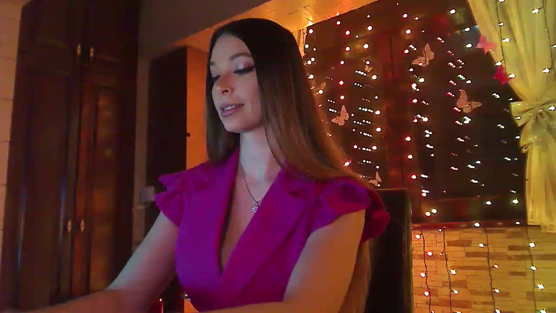 Gallery image thumbnail from No_bo_dy's myfreecams stream on, 03/09/2023, 24:00 image 17 of 20