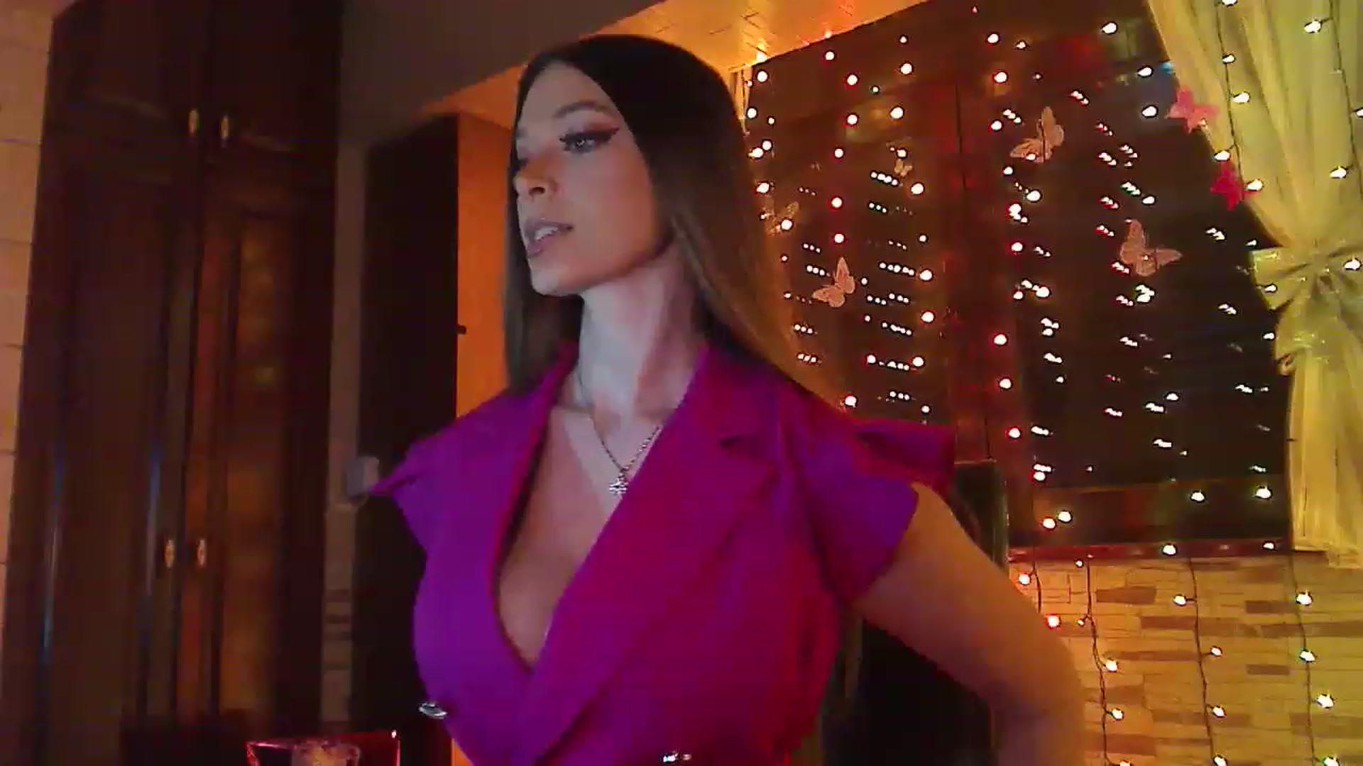 Gallery image thumbnail from No_bo_dy's myfreecams stream on, 03/09/2023, 24:00 image 10 of 20