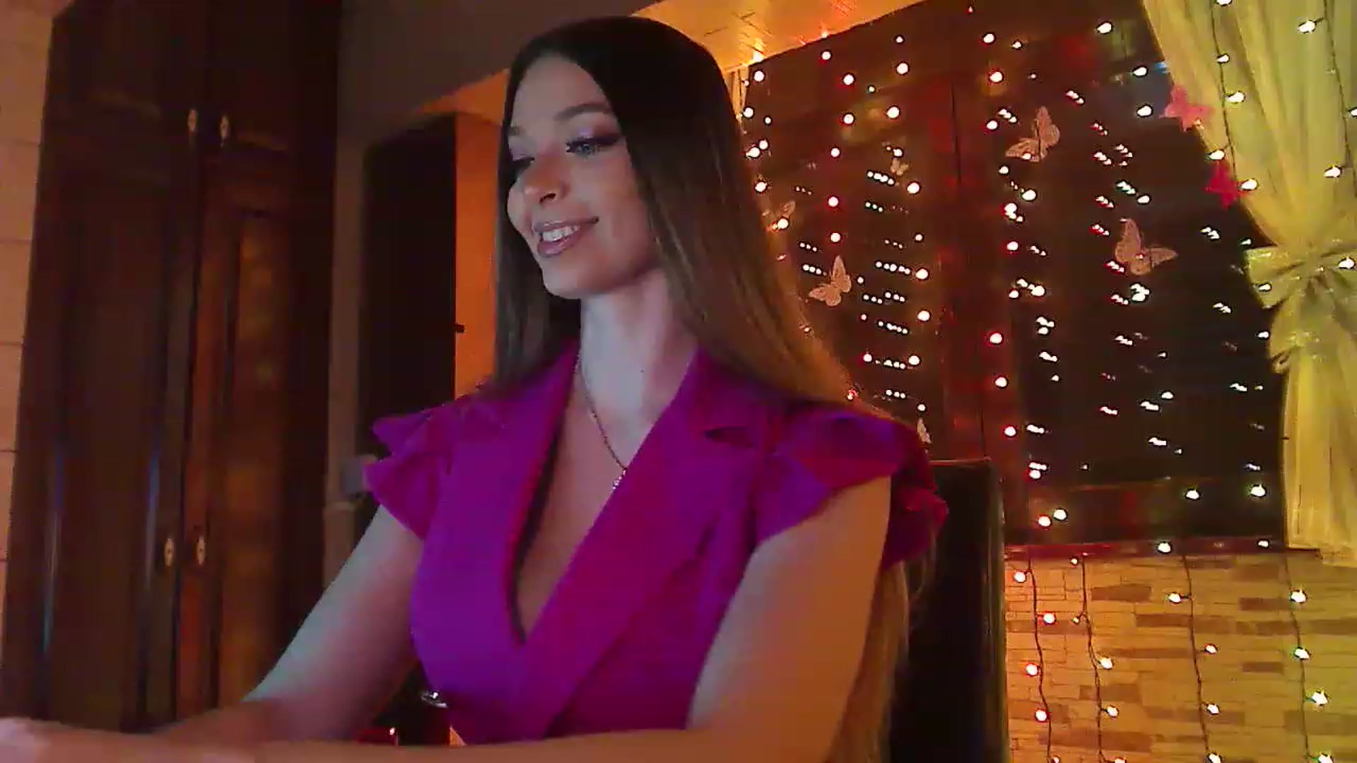 Gallery image thumbnail from No_bo_dy's myfreecams stream on, 03/09/2023, 24:00 image 11 of 20
