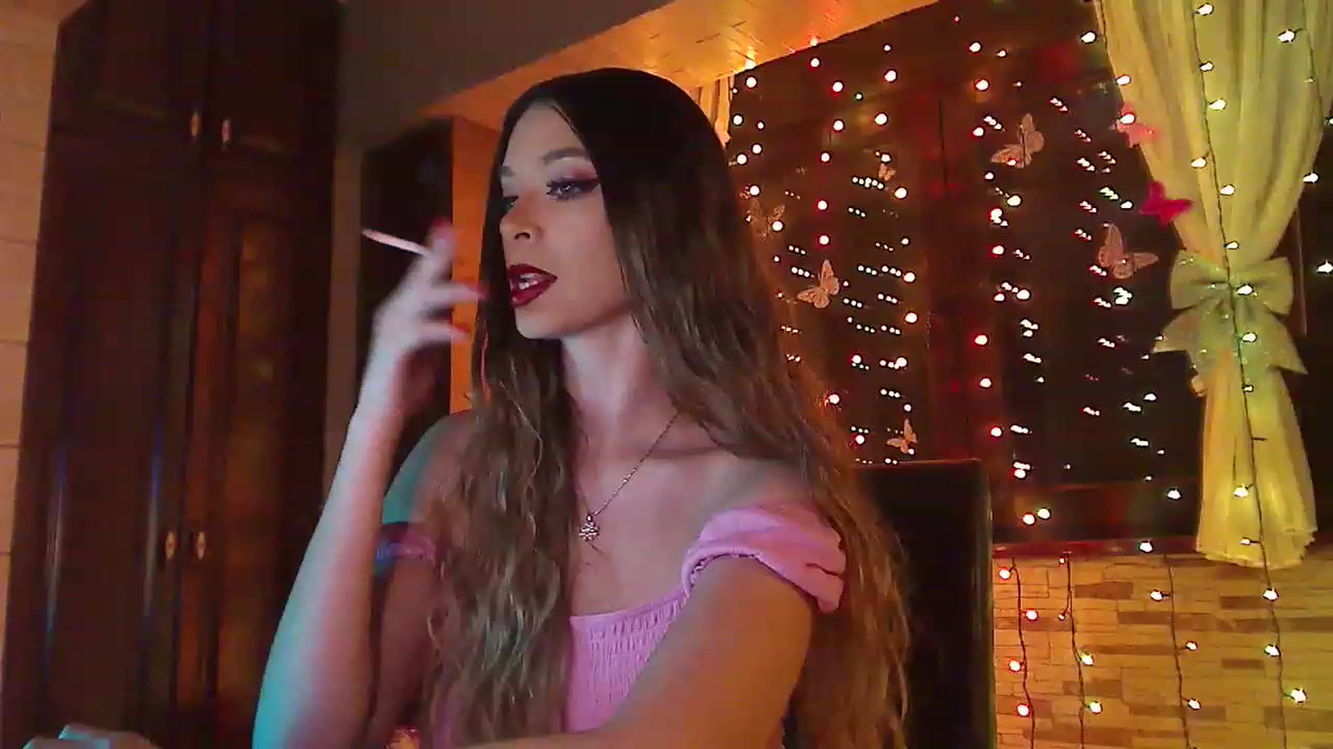 Gallery image thumbnail from No_bo_dy's myfreecams stream on, 03/12/2023, 24:00 image 10 of 20