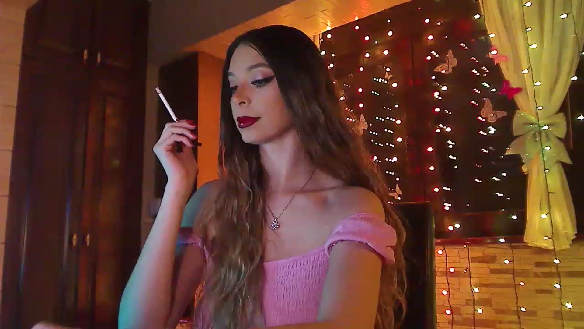 Gallery image thumbnail from No_bo_dy's myfreecams stream on, 03/12/2023, 24:00 image 9 of 20