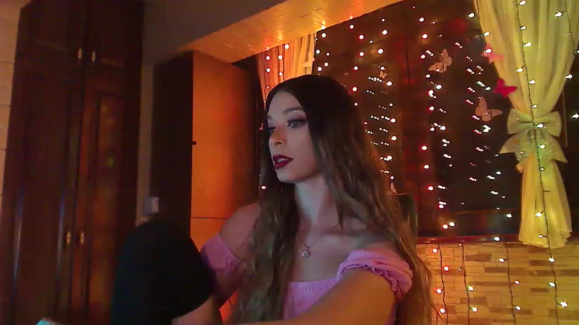 Gallery image thumbnail from No_bo_dy's myfreecams stream on, 03/12/2023, 02:30 image 18 of 20