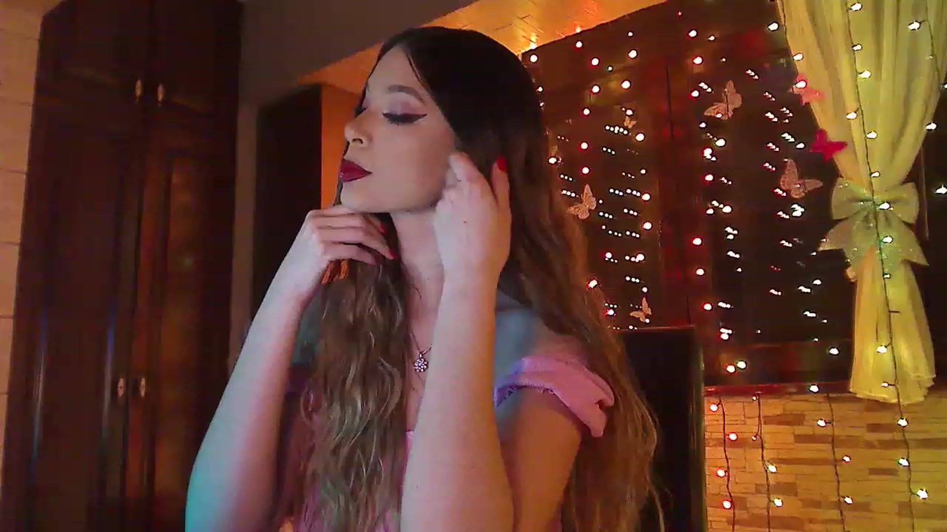 Gallery image thumbnail from No_bo_dy's myfreecams stream on, 03/12/2023, 02:30 image 1 of 20