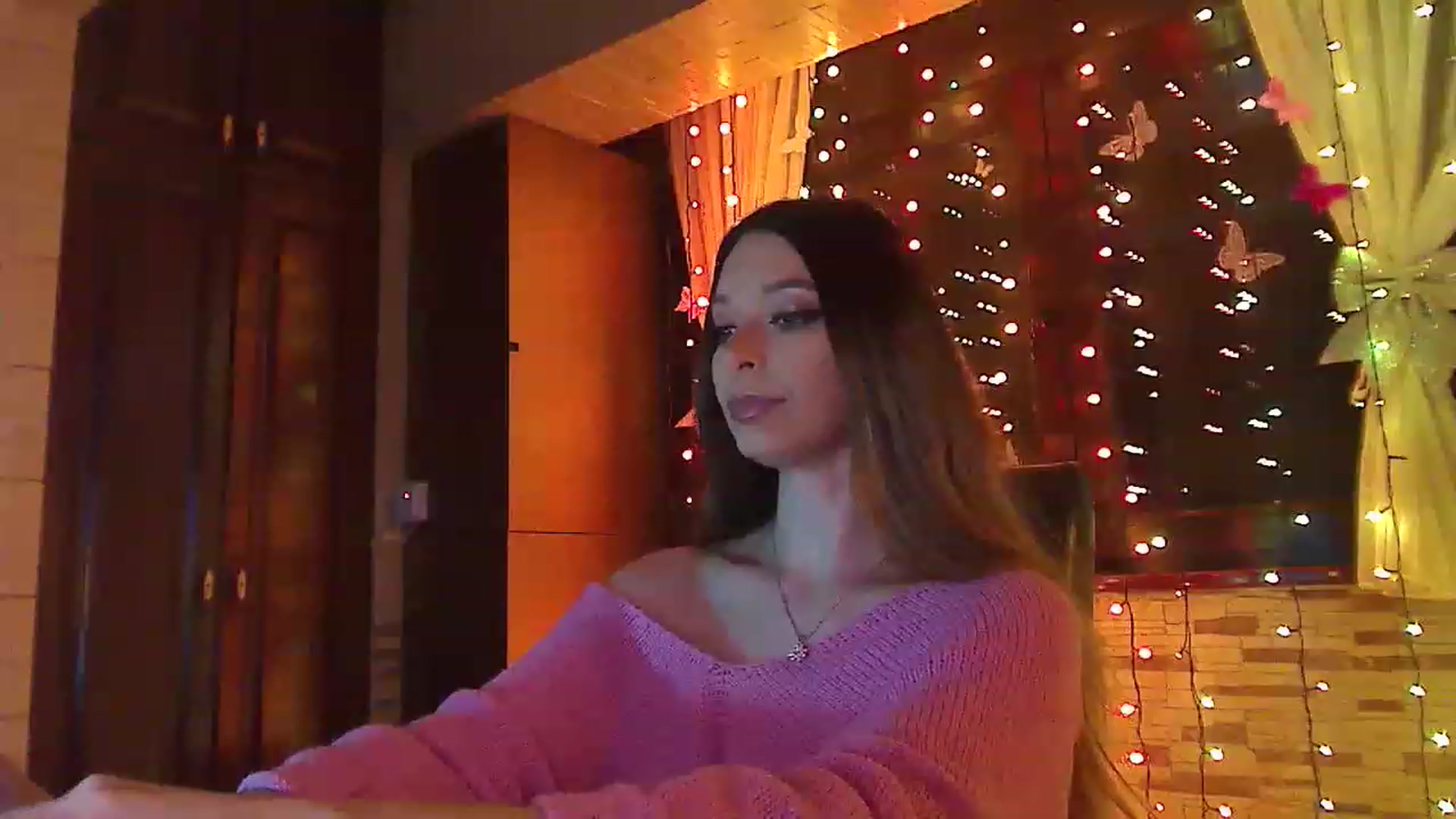 Gallery image thumbnail from No_bo_dy's myfreecams stream on, 03/13/2023, 24:00 image 11 of 20