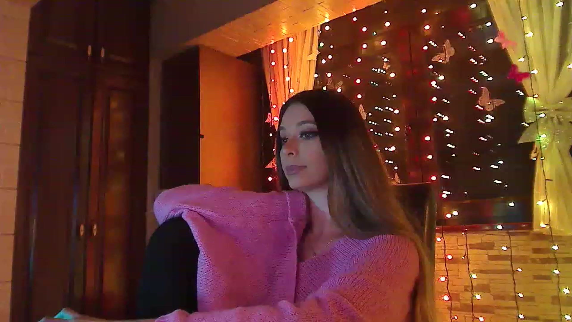 Gallery image thumbnail from No_bo_dy's myfreecams stream on, 03/13/2023, 24:00 image 18 of 20