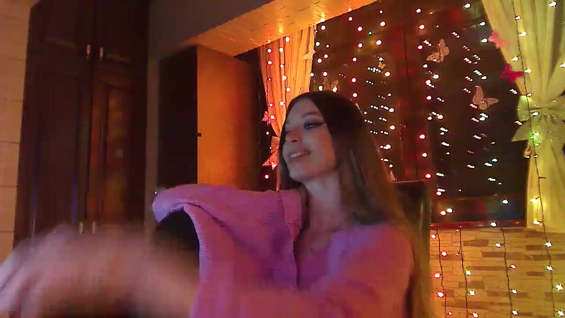 Gallery image thumbnail from No_bo_dy's myfreecams stream on, 03/13/2023, 02:04 image 17 of 20