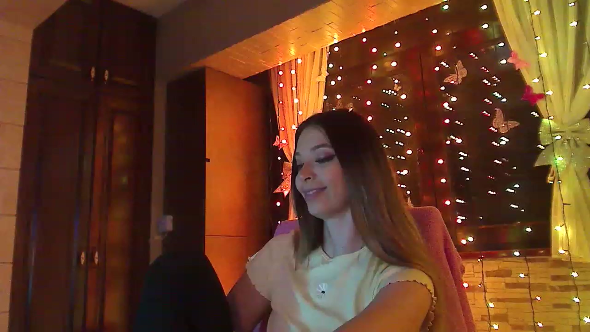 Gallery image thumbnail from No_bo_dy's myfreecams stream on, 03/13/2023, 03:06 image 15 of 20
