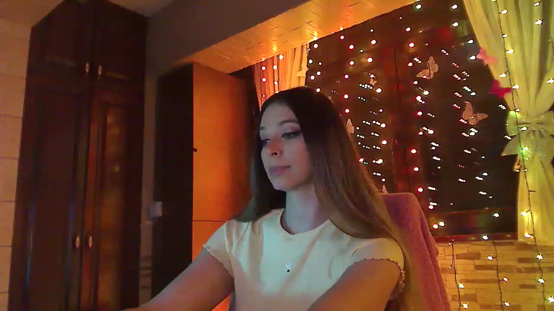 Gallery image thumbnail from No_bo_dy's myfreecams stream on, 03/13/2023, 03:06 image 3 of 20