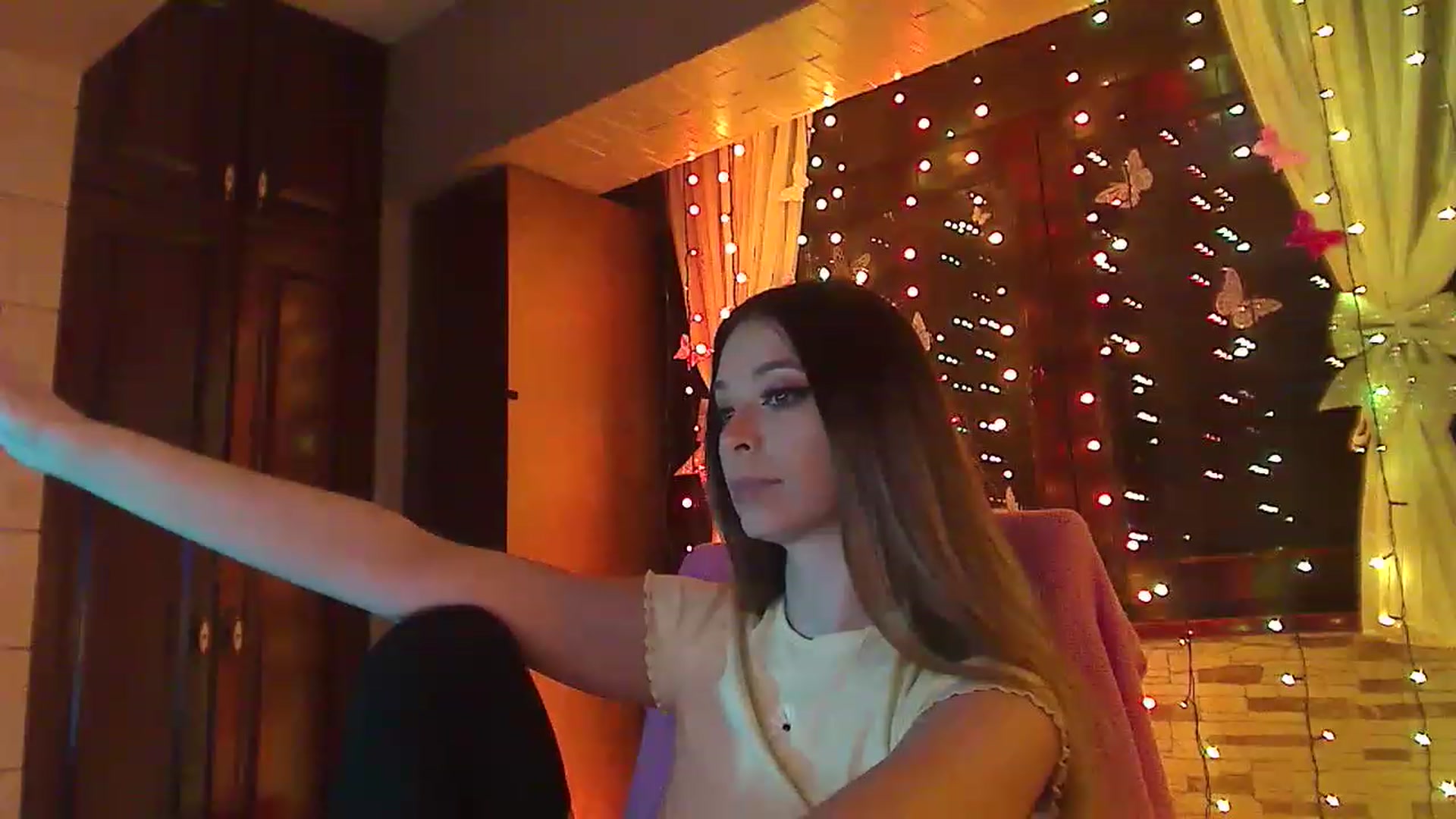 Gallery image thumbnail from No_bo_dy's myfreecams stream on, 03/13/2023, 03:06 image 19 of 20